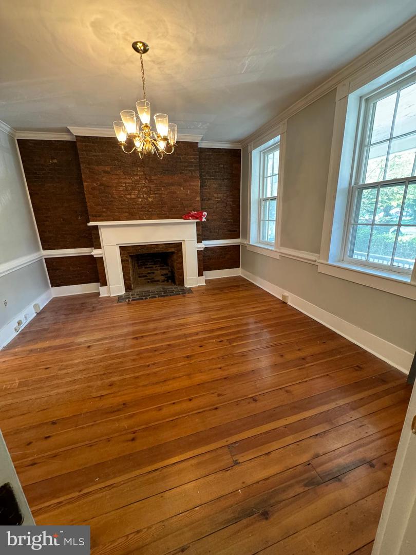 214 S BRADDOCK ST, WINCHESTER, Virginia 22601, 5 Bedrooms Bedrooms, ,2 BathroomsBathrooms,Residential,For sale,214 S BRADDOCK ST,VAWI2007628 MLS # VAWI2007628