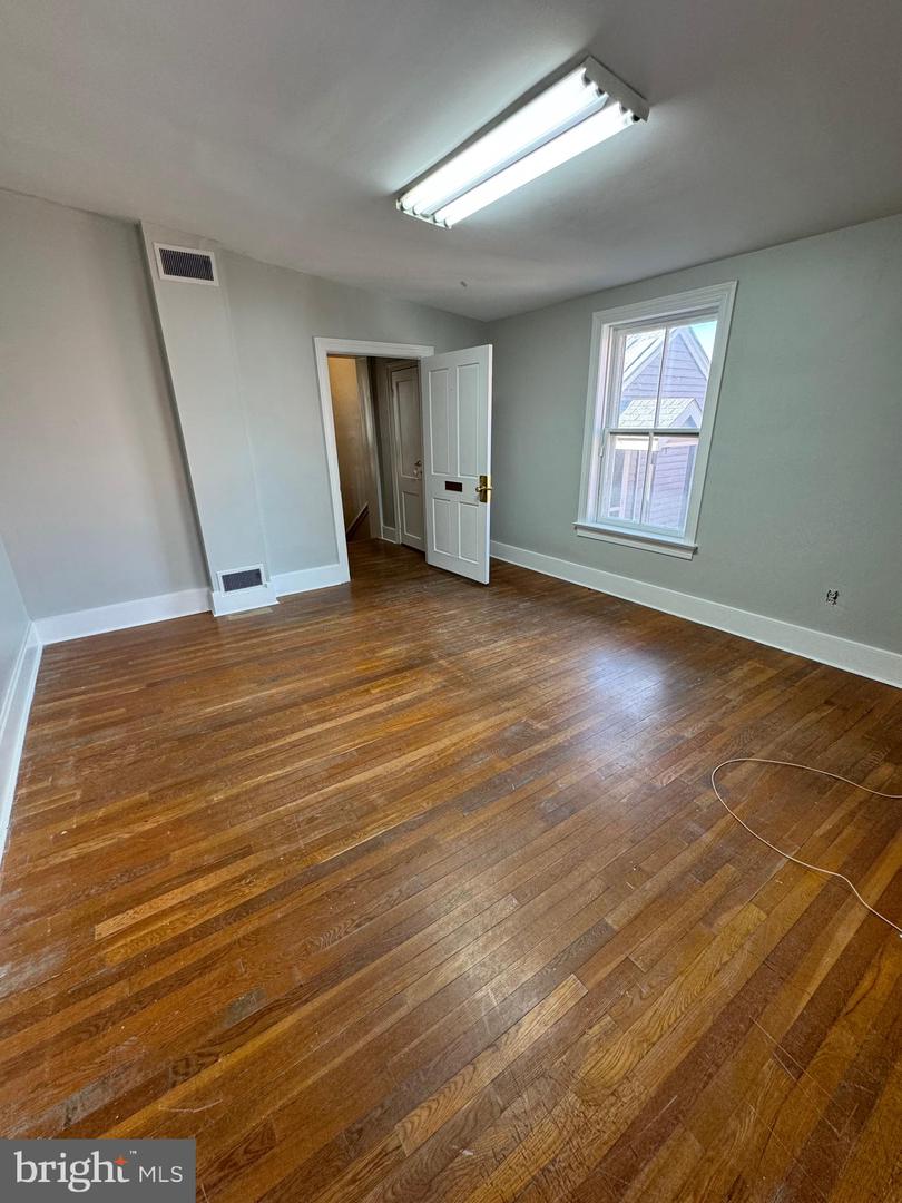 214 S BRADDOCK ST, WINCHESTER, Virginia 22601, 5 Bedrooms Bedrooms, ,2 BathroomsBathrooms,Residential,For sale,214 S BRADDOCK ST,VAWI2007628 MLS # VAWI2007628