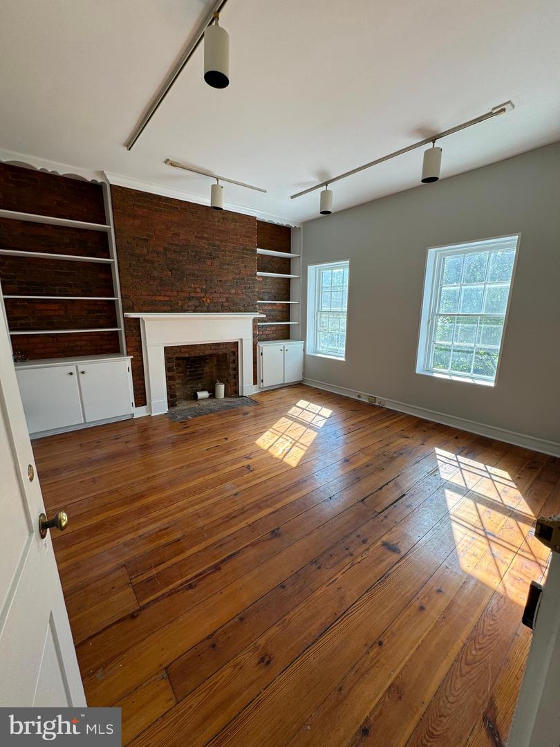 214 S BRADDOCK ST, WINCHESTER, Virginia 22601, 5 Bedrooms Bedrooms, ,2 BathroomsBathrooms,Residential,For sale,214 S BRADDOCK ST,VAWI2007628 MLS # VAWI2007628