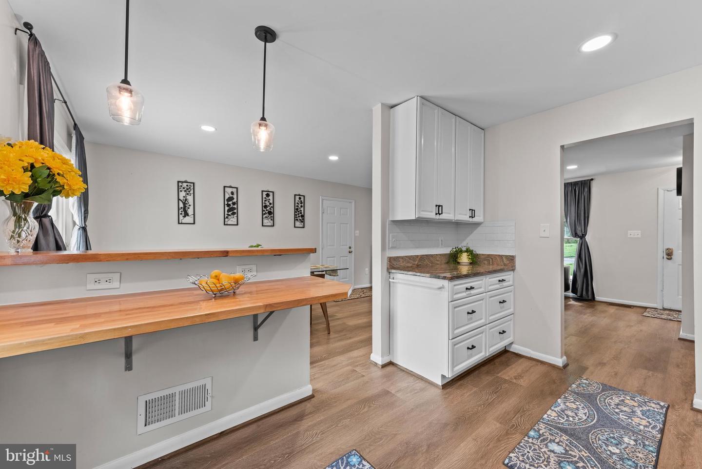 9518 CENTER ST, VIENNA, Virginia 22181, 4 Bedrooms Bedrooms, ,3 BathroomsBathrooms,Residential,For sale,9518 CENTER ST,VAFX2238878 MLS # VAFX2238878