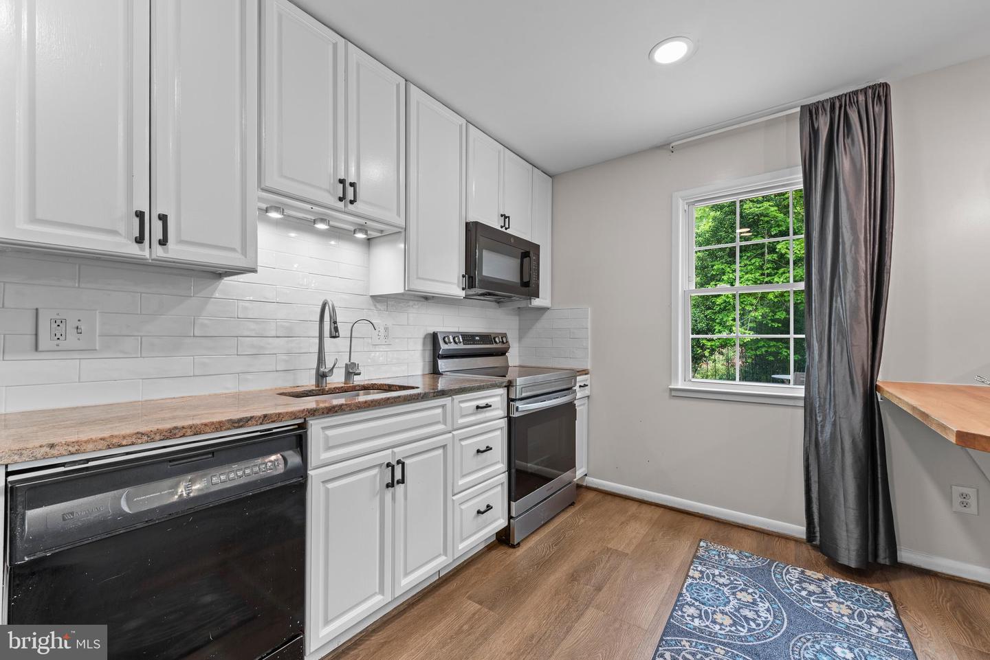 9518 CENTER ST, VIENNA, Virginia 22181, 4 Bedrooms Bedrooms, ,3 BathroomsBathrooms,Residential,For sale,9518 CENTER ST,VAFX2238878 MLS # VAFX2238878