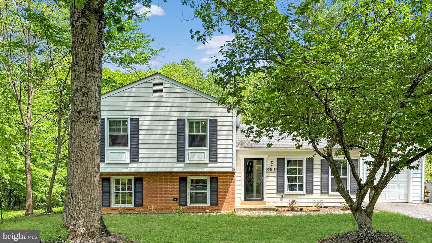9518 CENTER ST, VIENNA, Virginia 22181, 4 Bedrooms Bedrooms, ,3 BathroomsBathrooms,Residential,For sale,9518 CENTER ST,VAFX2238878 MLS # VAFX2238878