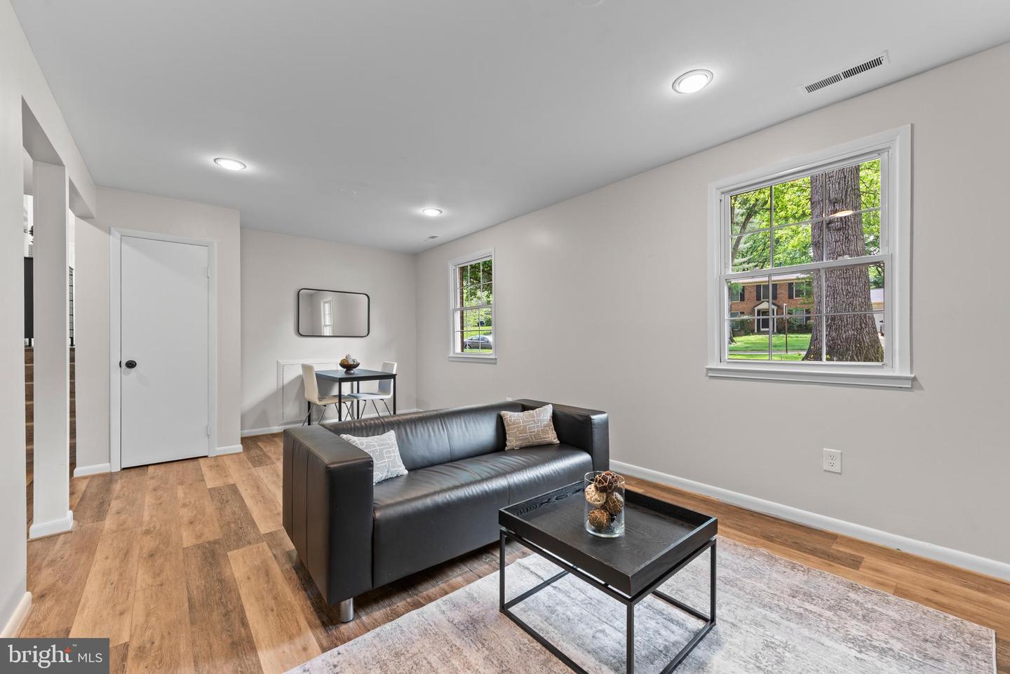 9518 CENTER ST, VIENNA, Virginia 22181, 4 Bedrooms Bedrooms, ,3 BathroomsBathrooms,Residential,For sale,9518 CENTER ST,VAFX2238878 MLS # VAFX2238878