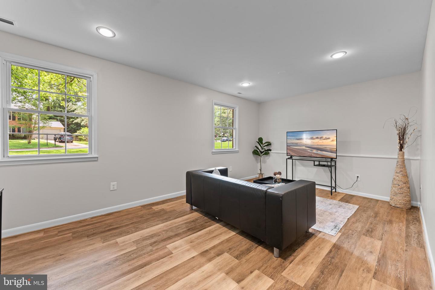 9518 CENTER ST, VIENNA, Virginia 22181, 4 Bedrooms Bedrooms, ,3 BathroomsBathrooms,Residential,For sale,9518 CENTER ST,VAFX2238878 MLS # VAFX2238878