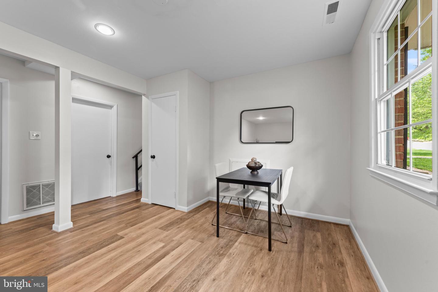 9518 CENTER ST, VIENNA, Virginia 22181, 4 Bedrooms Bedrooms, ,3 BathroomsBathrooms,Residential,For sale,9518 CENTER ST,VAFX2238878 MLS # VAFX2238878