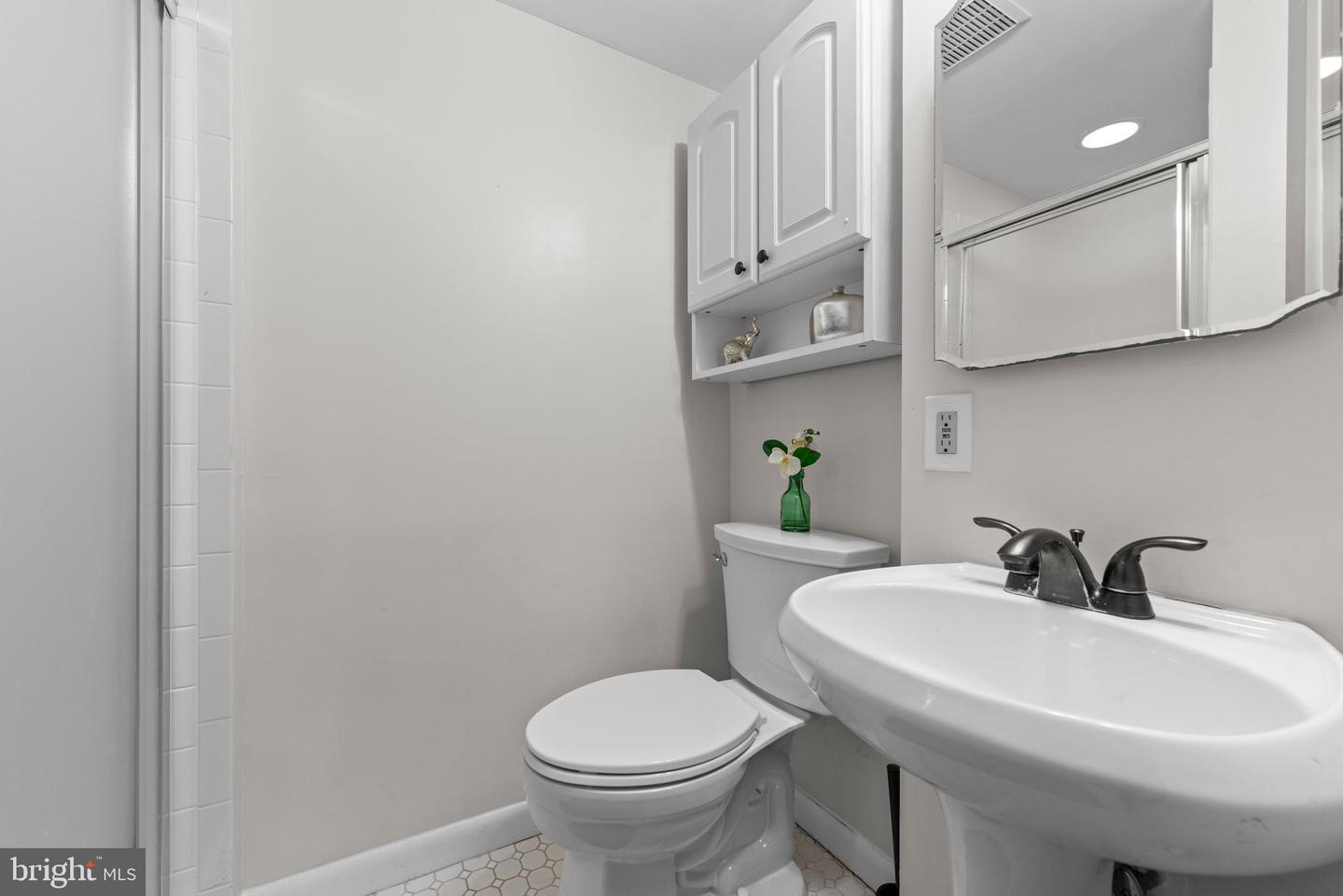 9518 CENTER ST, VIENNA, Virginia 22181, 4 Bedrooms Bedrooms, ,3 BathroomsBathrooms,Residential,For sale,9518 CENTER ST,VAFX2238878 MLS # VAFX2238878