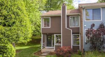 1048 CHESHIRE CT, CHARLOTTESVILLE, Virginia 22901, 3 Bedrooms Bedrooms, ,2 BathroomsBathrooms,Residential,For sale,1048 CHESHIRE CT,664122 MLS # 664122
