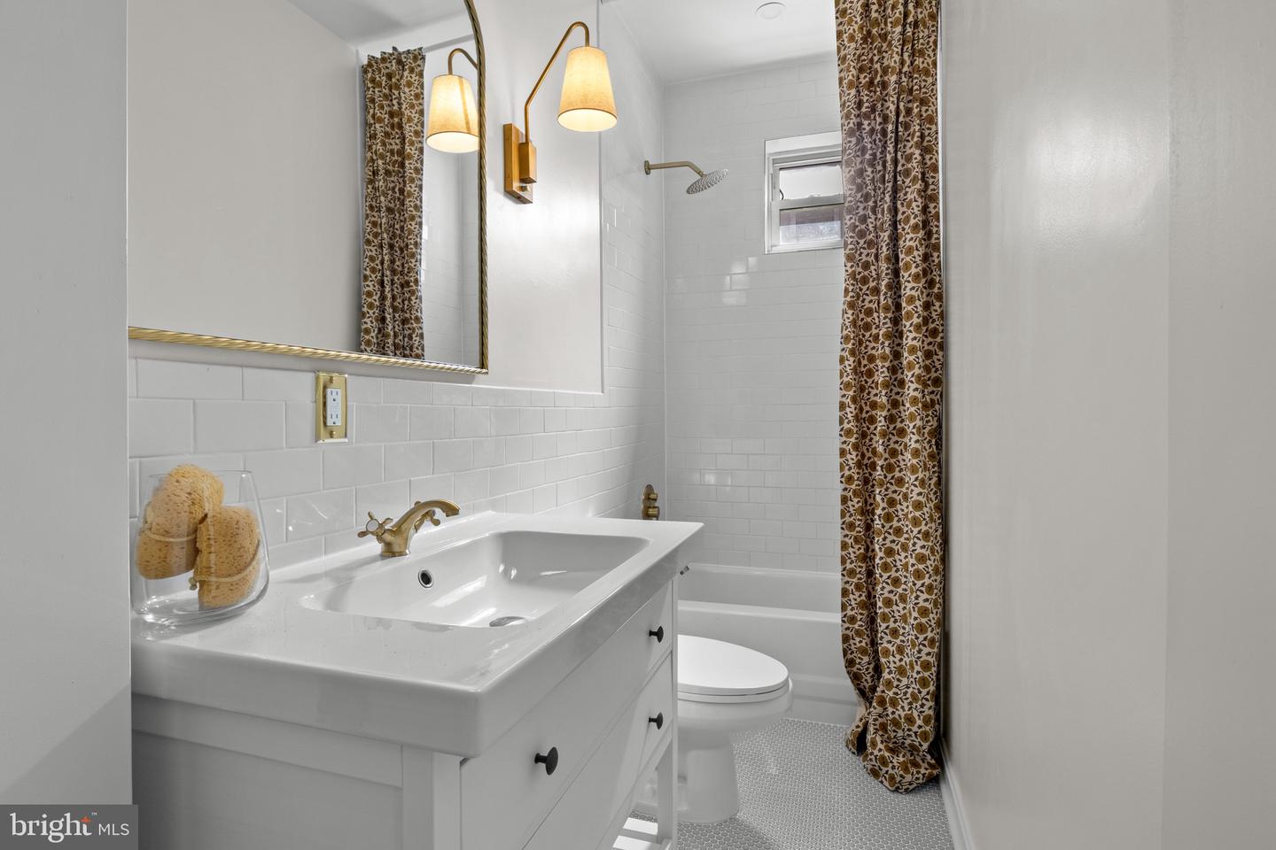 772 HARVARD ST NW, WASHINGTON, District Of Columbia 20001, 4 Bedrooms Bedrooms, ,2 BathroomsBathrooms,Residential,For sale,772 HARVARD ST NW,DCDC2199160 MLS # DCDC2199160