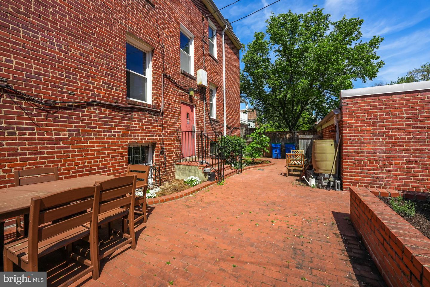 311 7TH ST NE #5, WASHINGTON, District Of Columbia 20002, 2 Bedrooms Bedrooms, ,1 BathroomBathrooms,Residential,For sale,311 7TH ST NE #5,DCDC2199192 MLS # DCDC2199192