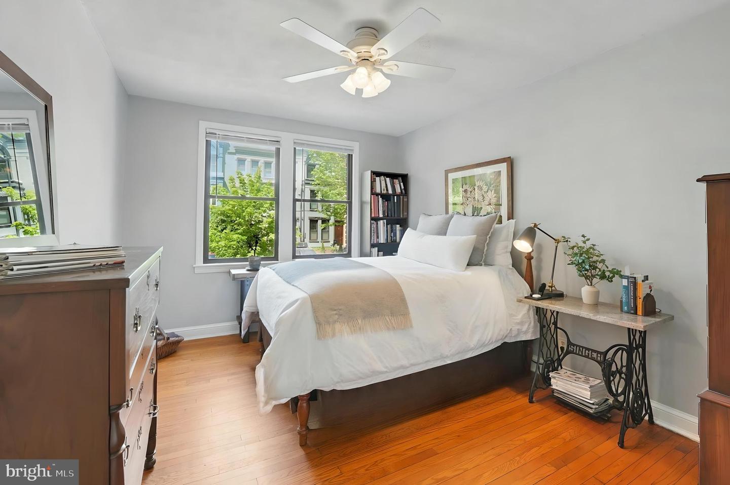 311 7TH ST NE #5, WASHINGTON, District Of Columbia 20002, 2 Bedrooms Bedrooms, ,1 BathroomBathrooms,Residential,For sale,311 7TH ST NE #5,DCDC2199192 MLS # DCDC2199192