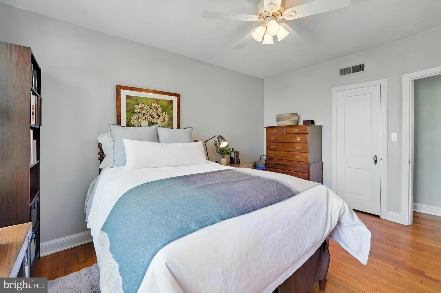 311 7TH ST NE #5, WASHINGTON, District Of Columbia 20002, 2 Bedrooms Bedrooms, ,1 BathroomBathrooms,Residential,For sale,311 7TH ST NE #5,DCDC2199192 MLS # DCDC2199192