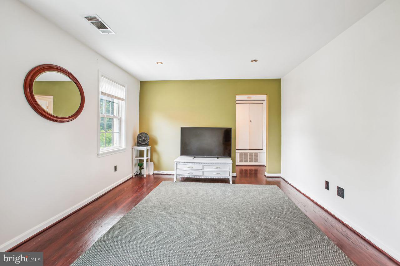 2015 37TH ST SE #301, WASHINGTON, District Of Columbia 20020, 2 Bedrooms Bedrooms, ,1 BathroomBathrooms,Residential,For sale,2015 37TH ST SE #301,DCDC2199132 MLS # DCDC2199132
