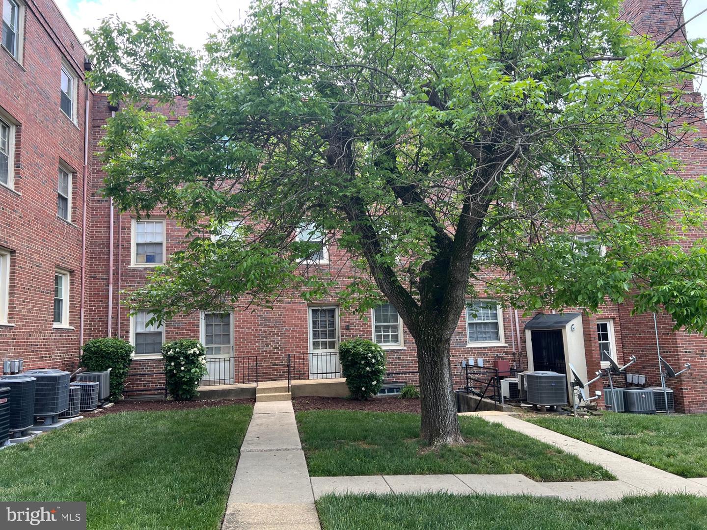 2015 37TH ST SE #301, WASHINGTON, District Of Columbia 20020, 2 Bedrooms Bedrooms, ,1 BathroomBathrooms,Residential,For sale,2015 37TH ST SE #301,DCDC2199132 MLS # DCDC2199132