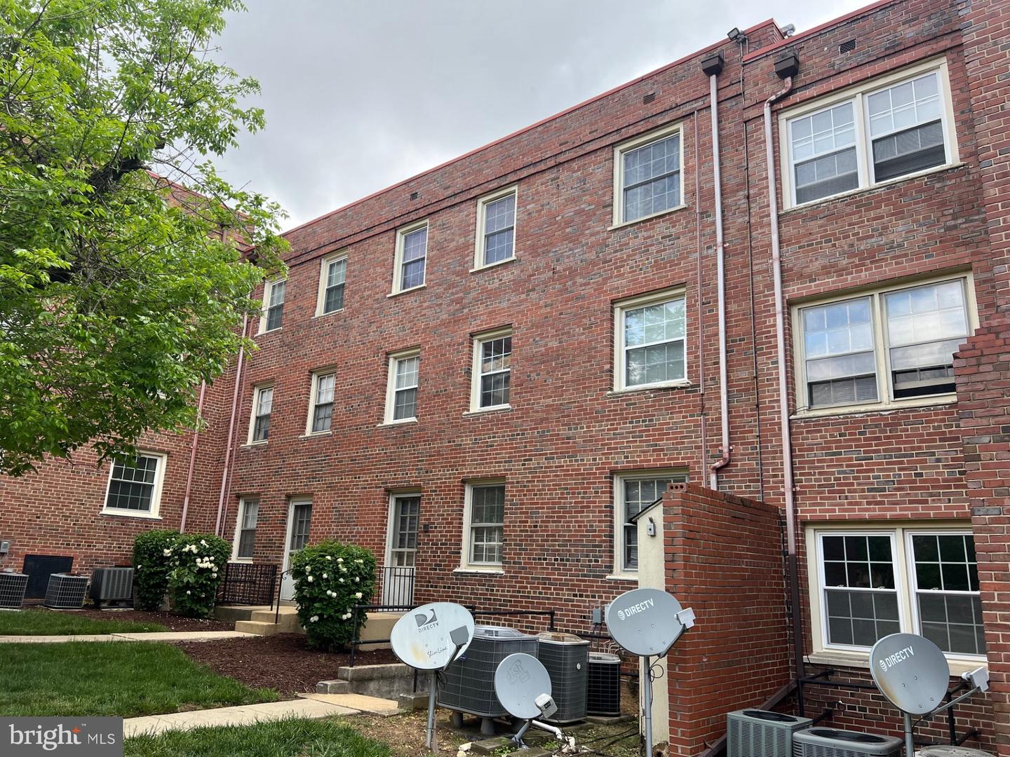2015 37TH ST SE #301, WASHINGTON, District Of Columbia 20020, 2 Bedrooms Bedrooms, ,1 BathroomBathrooms,Residential,For sale,2015 37TH ST SE #301,DCDC2199132 MLS # DCDC2199132