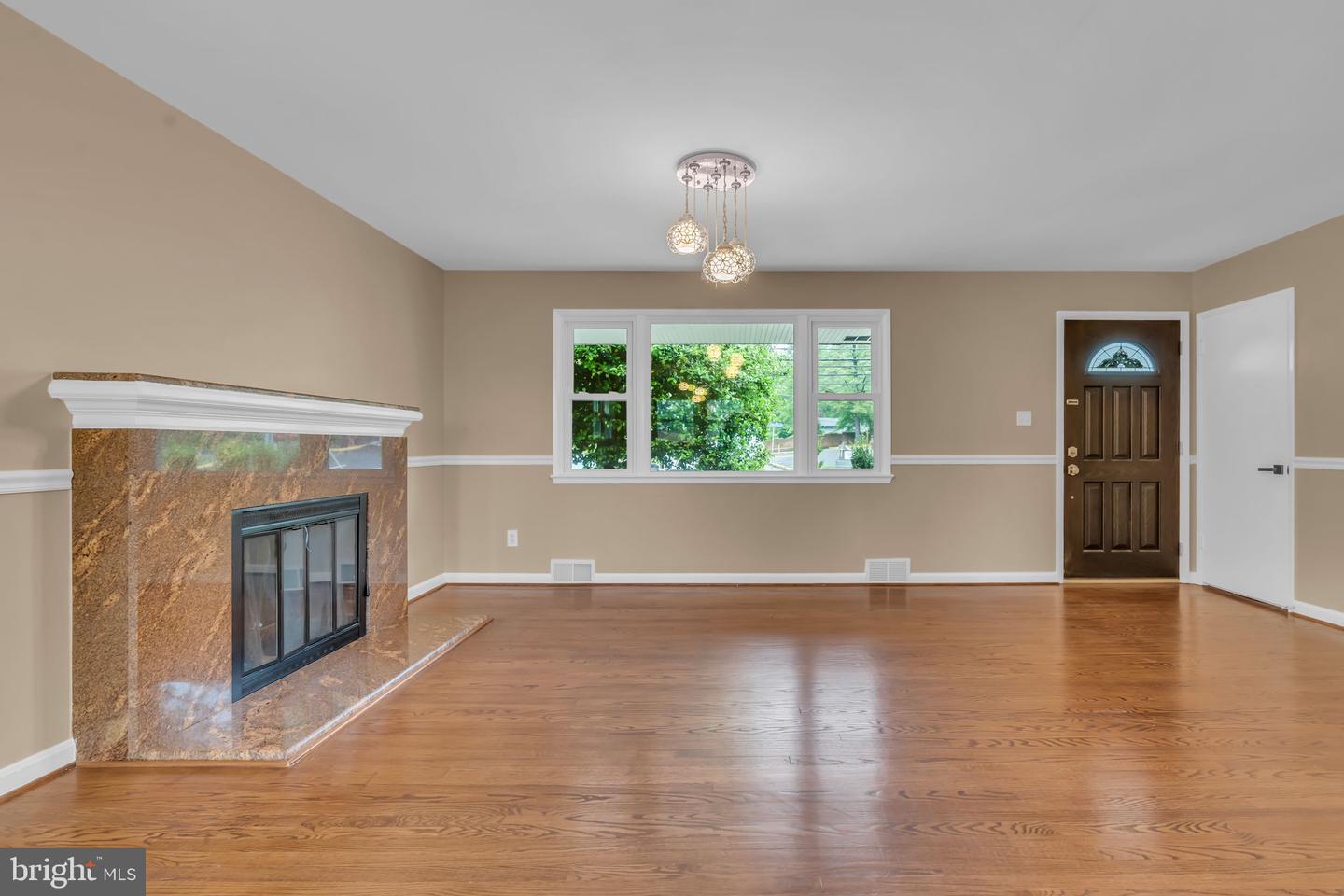 6809 BRADDOCK RD, SPRINGFIELD, Virginia 22151, 4 Bedrooms Bedrooms, ,3 BathroomsBathrooms,Residential,For sale,6809 BRADDOCK RD,VAFX2239036 MLS # VAFX2239036