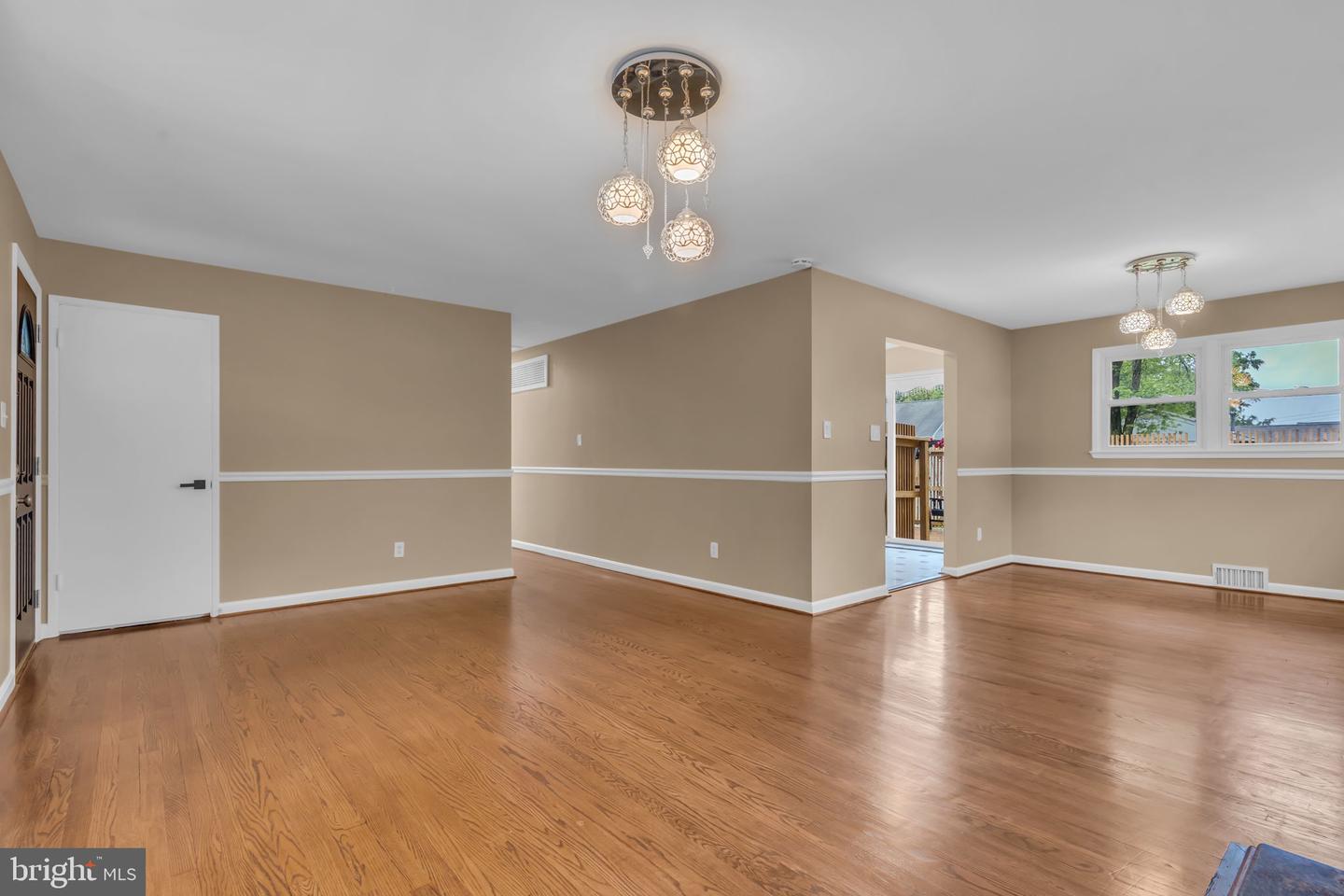 6809 BRADDOCK RD, SPRINGFIELD, Virginia 22151, 4 Bedrooms Bedrooms, ,3 BathroomsBathrooms,Residential,For sale,6809 BRADDOCK RD,VAFX2239036 MLS # VAFX2239036