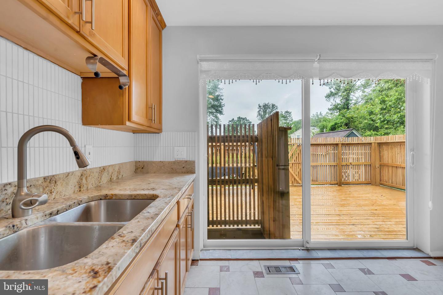 6809 BRADDOCK RD, SPRINGFIELD, Virginia 22151, 4 Bedrooms Bedrooms, ,3 BathroomsBathrooms,Residential,For sale,6809 BRADDOCK RD,VAFX2239036 MLS # VAFX2239036