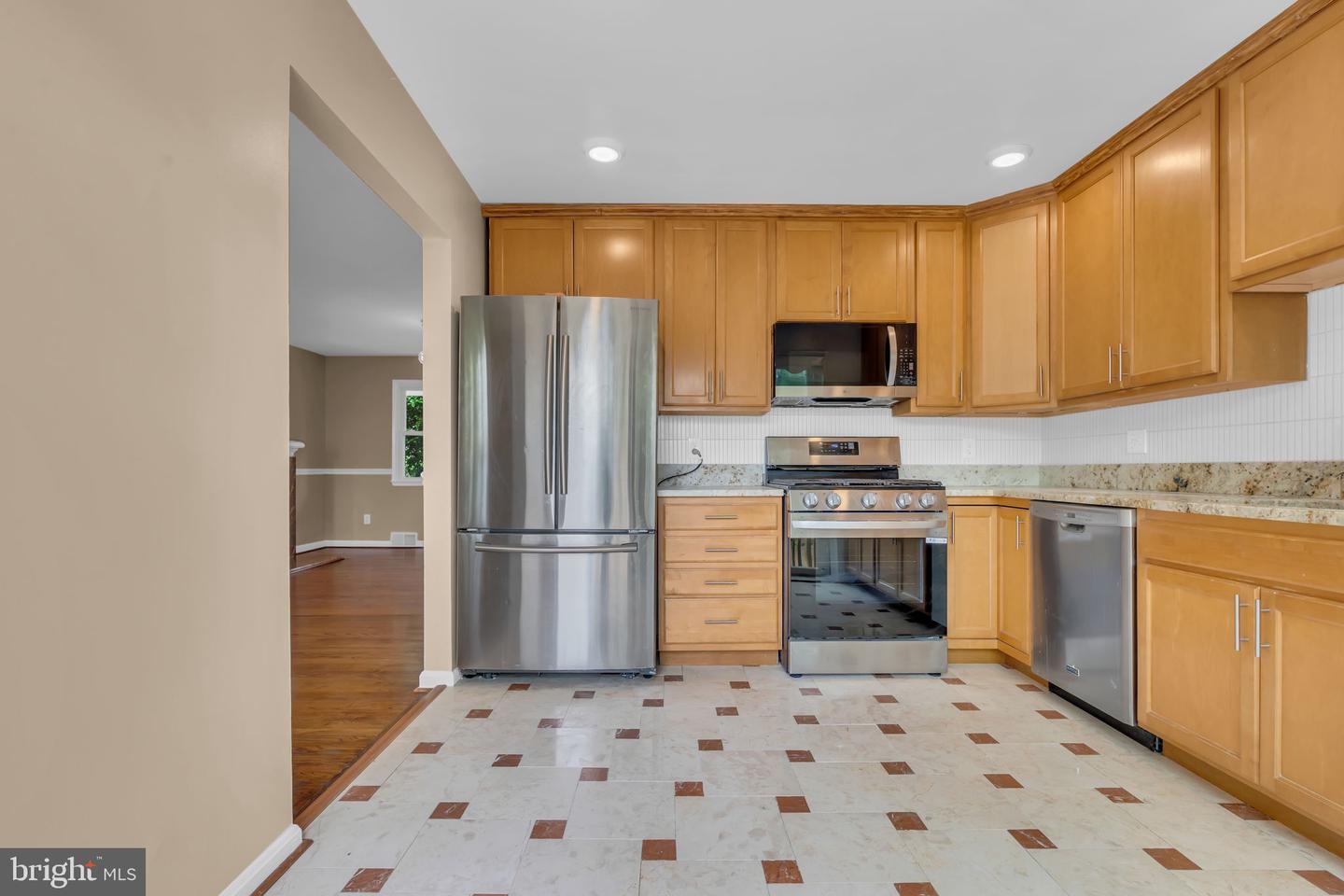 6809 BRADDOCK RD, SPRINGFIELD, Virginia 22151, 4 Bedrooms Bedrooms, ,3 BathroomsBathrooms,Residential,For sale,6809 BRADDOCK RD,VAFX2239036 MLS # VAFX2239036