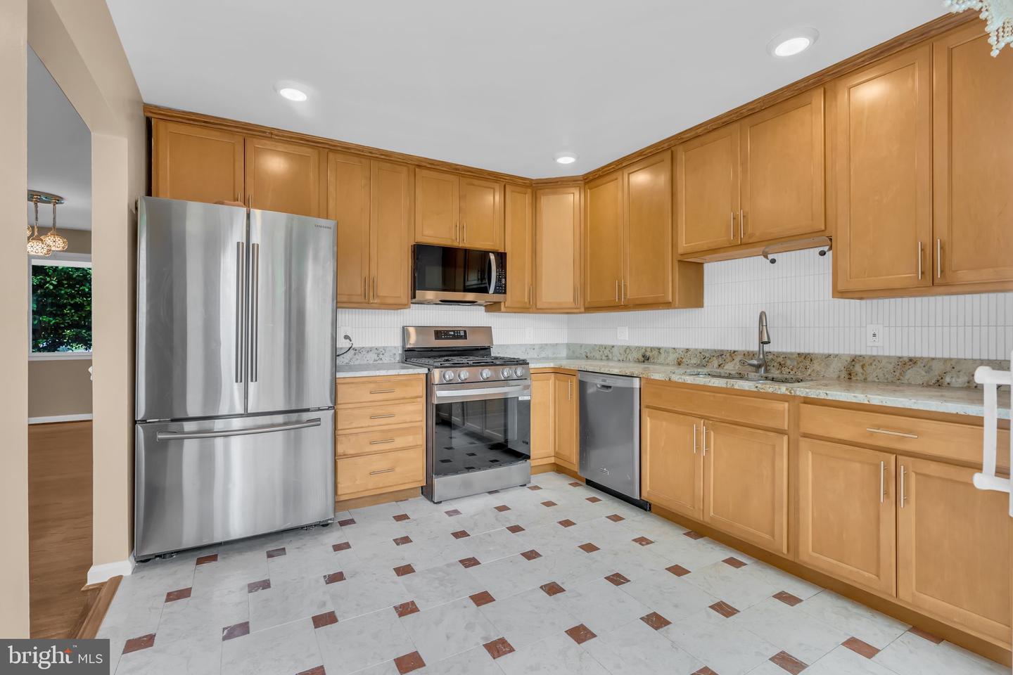 6809 BRADDOCK RD, SPRINGFIELD, Virginia 22151, 4 Bedrooms Bedrooms, ,3 BathroomsBathrooms,Residential,For sale,6809 BRADDOCK RD,VAFX2239036 MLS # VAFX2239036