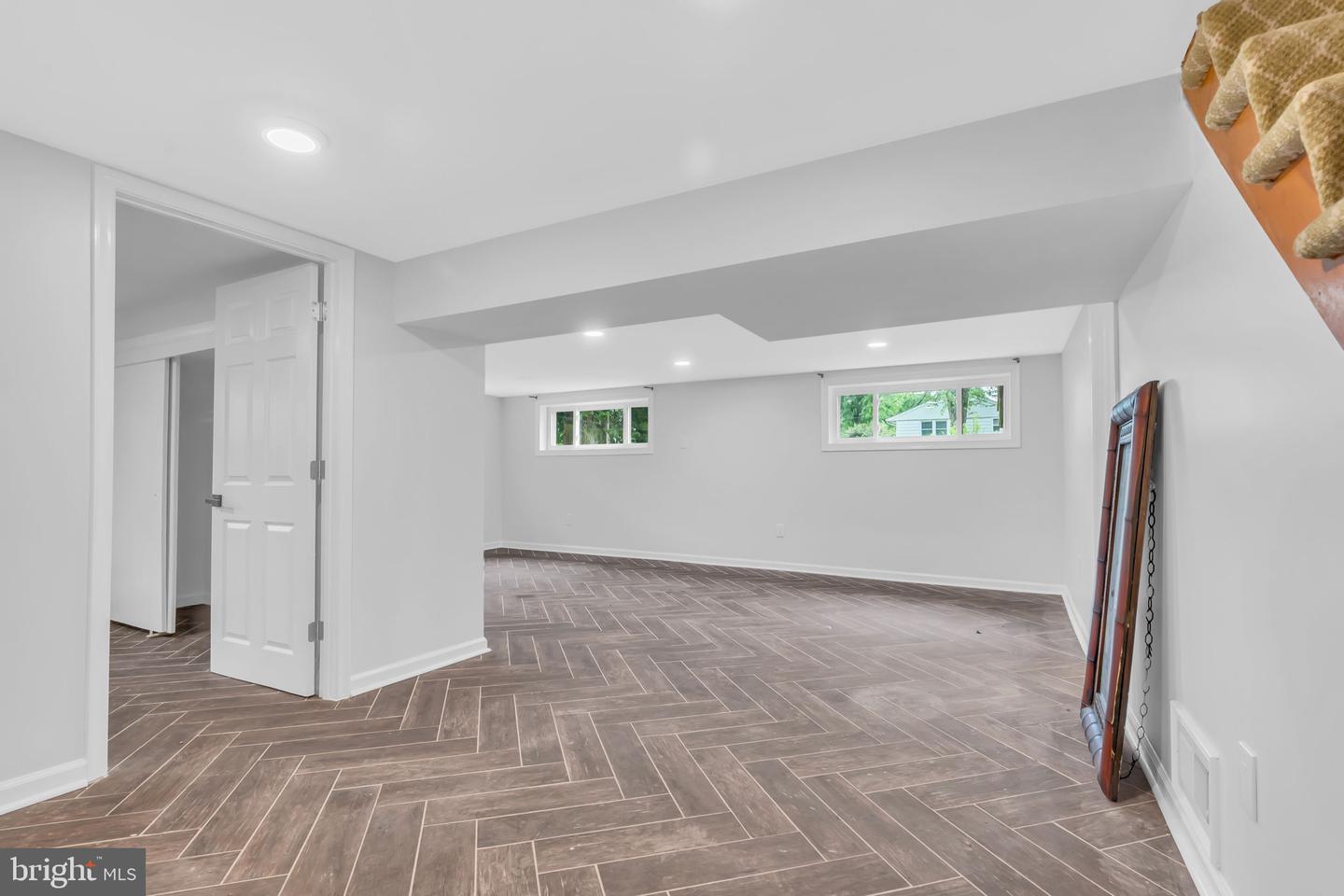 6809 BRADDOCK RD, SPRINGFIELD, Virginia 22151, 4 Bedrooms Bedrooms, ,3 BathroomsBathrooms,Residential,For sale,6809 BRADDOCK RD,VAFX2239036 MLS # VAFX2239036