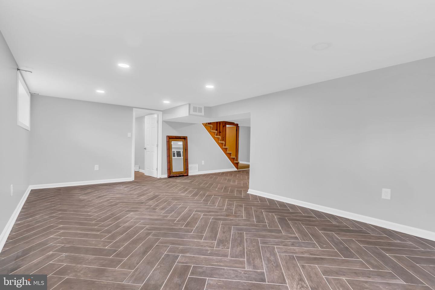 6809 BRADDOCK RD, SPRINGFIELD, Virginia 22151, 4 Bedrooms Bedrooms, ,3 BathroomsBathrooms,Residential,For sale,6809 BRADDOCK RD,VAFX2239036 MLS # VAFX2239036