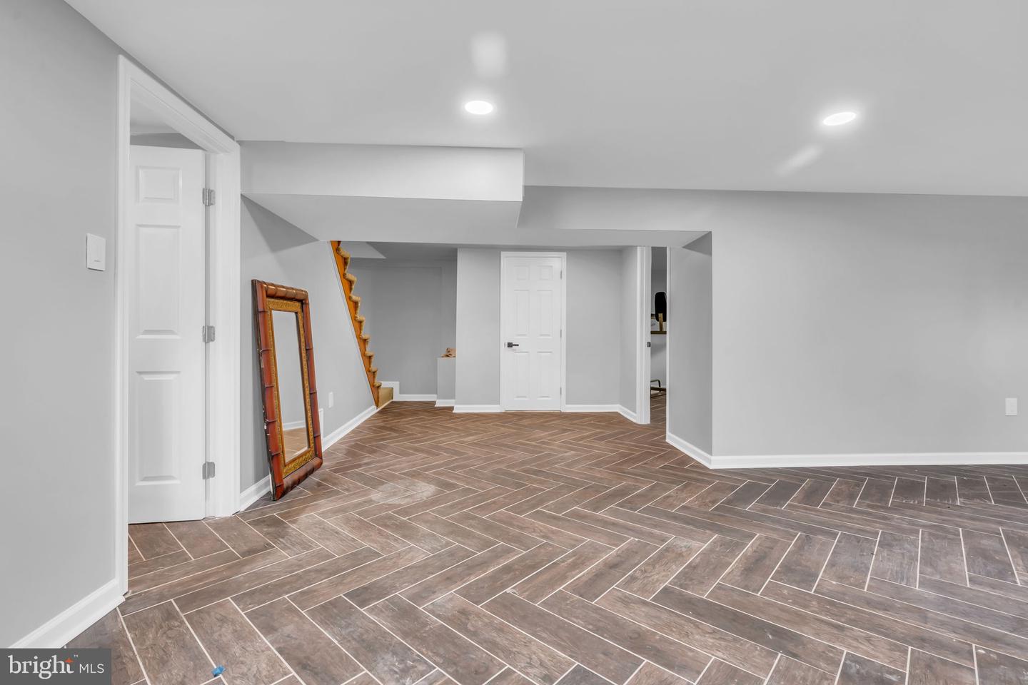 6809 BRADDOCK RD, SPRINGFIELD, Virginia 22151, 4 Bedrooms Bedrooms, ,3 BathroomsBathrooms,Residential,For sale,6809 BRADDOCK RD,VAFX2239036 MLS # VAFX2239036