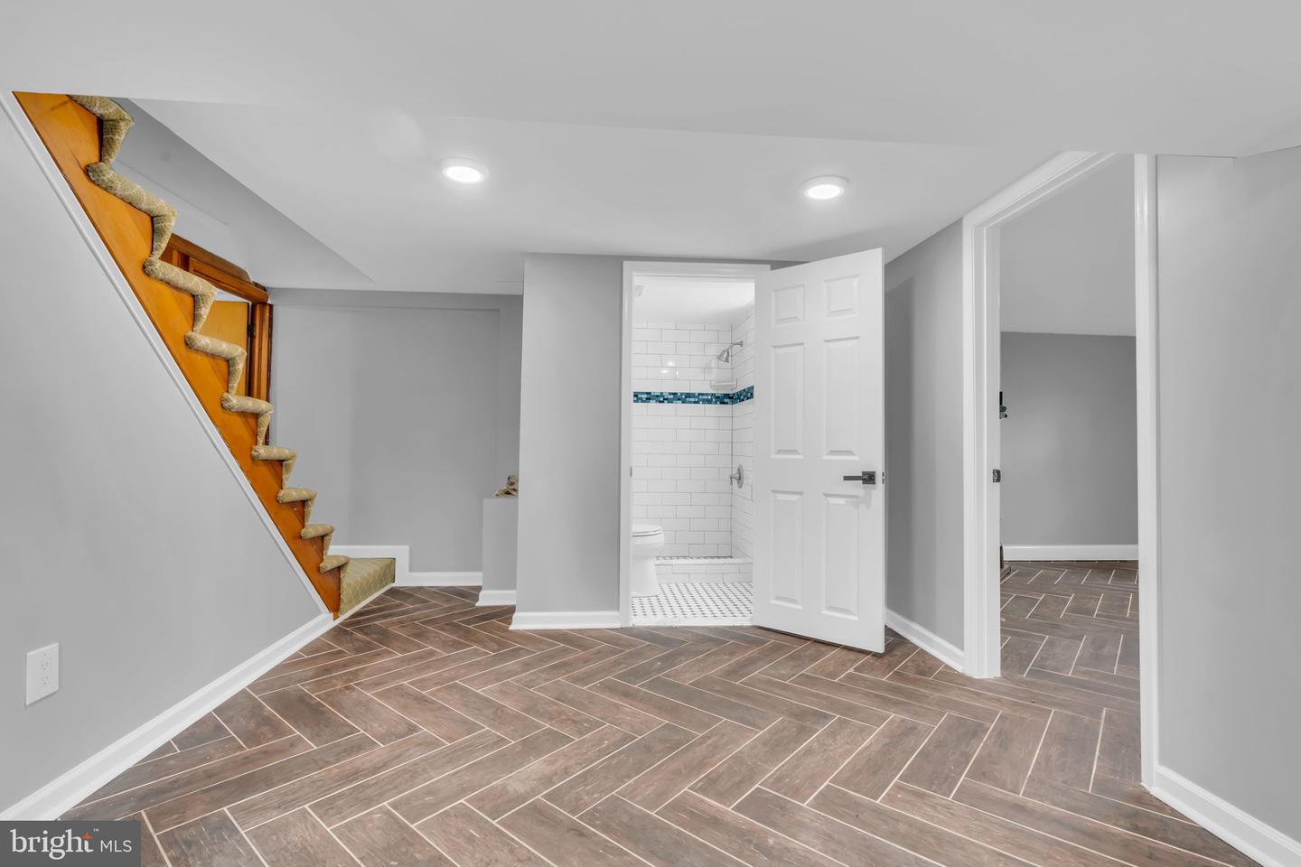 6809 BRADDOCK RD, SPRINGFIELD, Virginia 22151, 4 Bedrooms Bedrooms, ,3 BathroomsBathrooms,Residential,For sale,6809 BRADDOCK RD,VAFX2239036 MLS # VAFX2239036