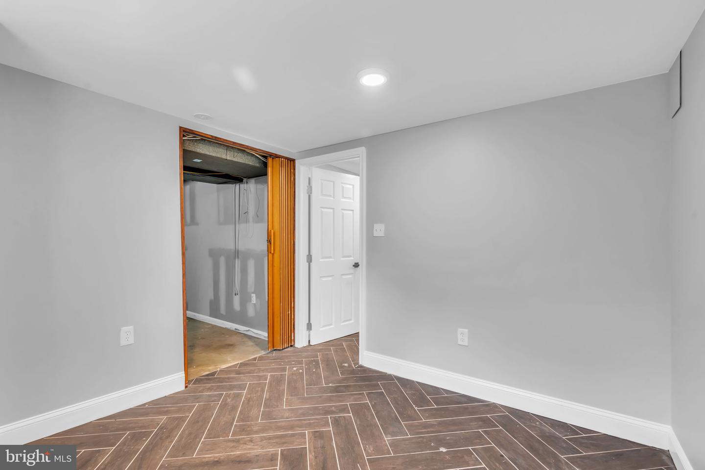 6809 BRADDOCK RD, SPRINGFIELD, Virginia 22151, 4 Bedrooms Bedrooms, ,3 BathroomsBathrooms,Residential,For sale,6809 BRADDOCK RD,VAFX2239036 MLS # VAFX2239036