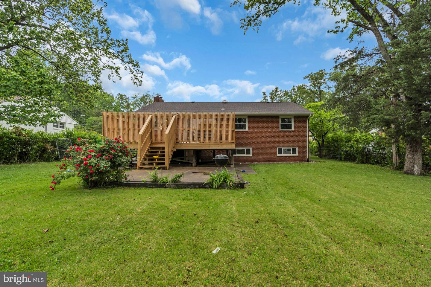 6809 BRADDOCK RD, SPRINGFIELD, Virginia 22151, 4 Bedrooms Bedrooms, ,3 BathroomsBathrooms,Residential,For sale,6809 BRADDOCK RD,VAFX2239036 MLS # VAFX2239036