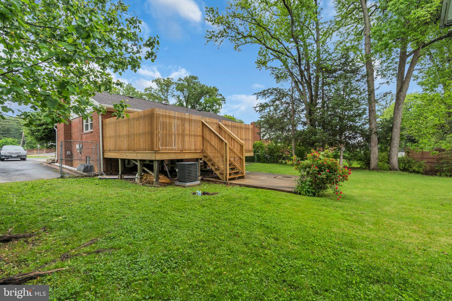 6809 BRADDOCK RD, SPRINGFIELD, Virginia 22151, 4 Bedrooms Bedrooms, ,3 BathroomsBathrooms,Residential,For sale,6809 BRADDOCK RD,VAFX2239036 MLS # VAFX2239036