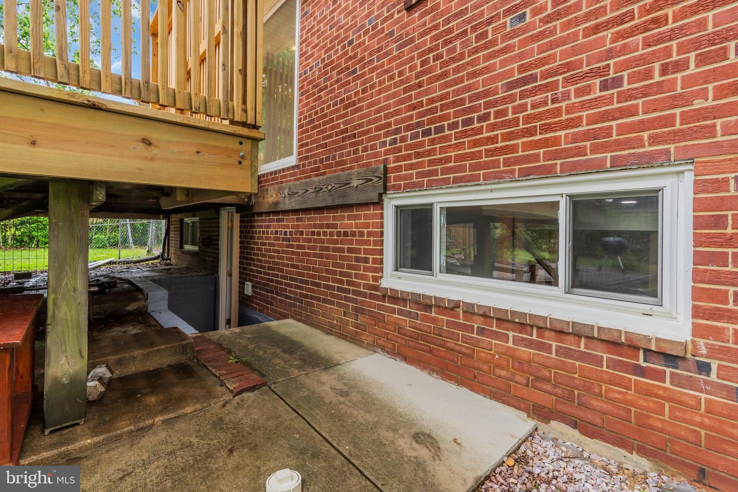 6809 BRADDOCK RD, SPRINGFIELD, Virginia 22151, 4 Bedrooms Bedrooms, ,3 BathroomsBathrooms,Residential,For sale,6809 BRADDOCK RD,VAFX2239036 MLS # VAFX2239036