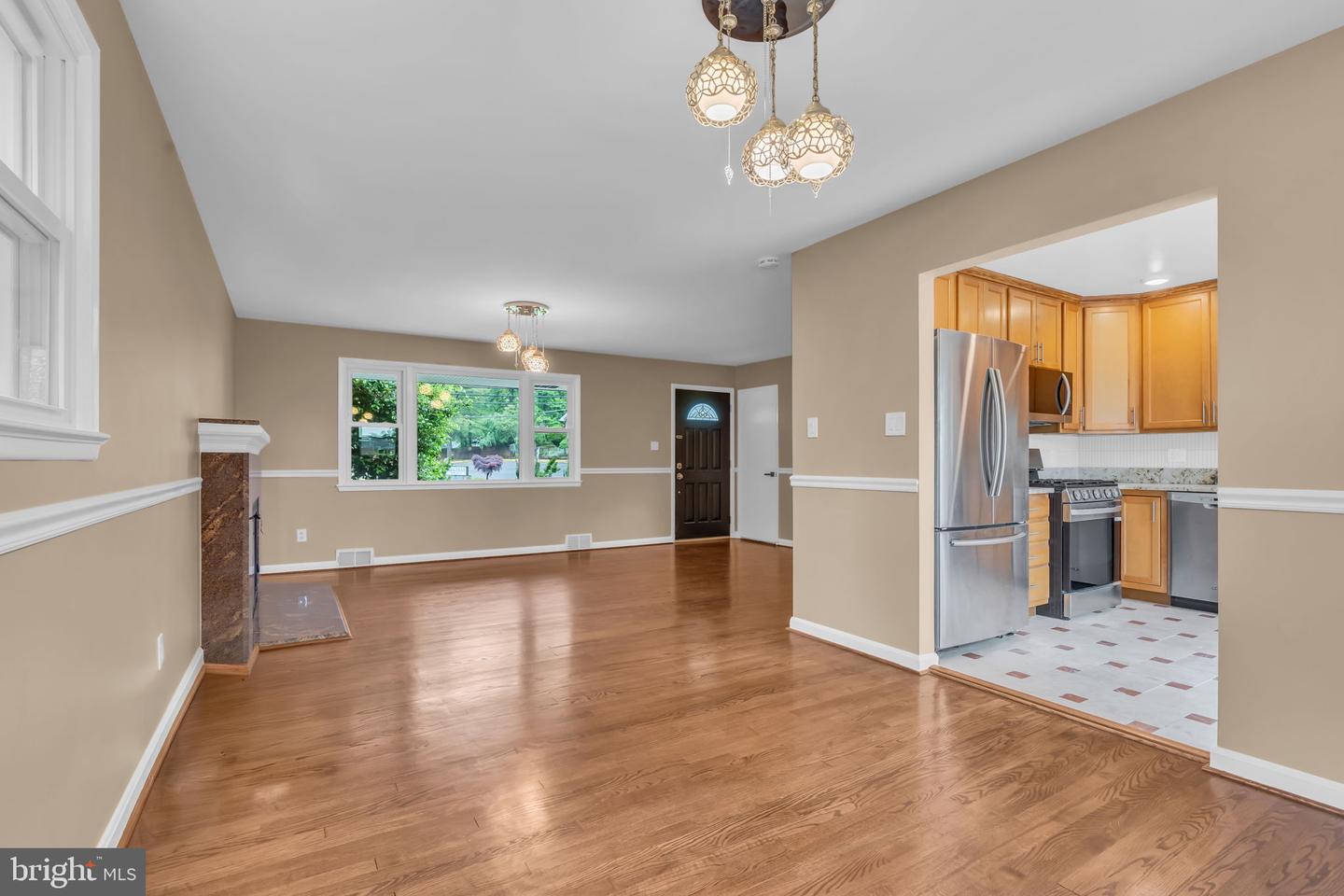 6809 BRADDOCK RD, SPRINGFIELD, Virginia 22151, 4 Bedrooms Bedrooms, ,3 BathroomsBathrooms,Residential,For sale,6809 BRADDOCK RD,VAFX2239036 MLS # VAFX2239036