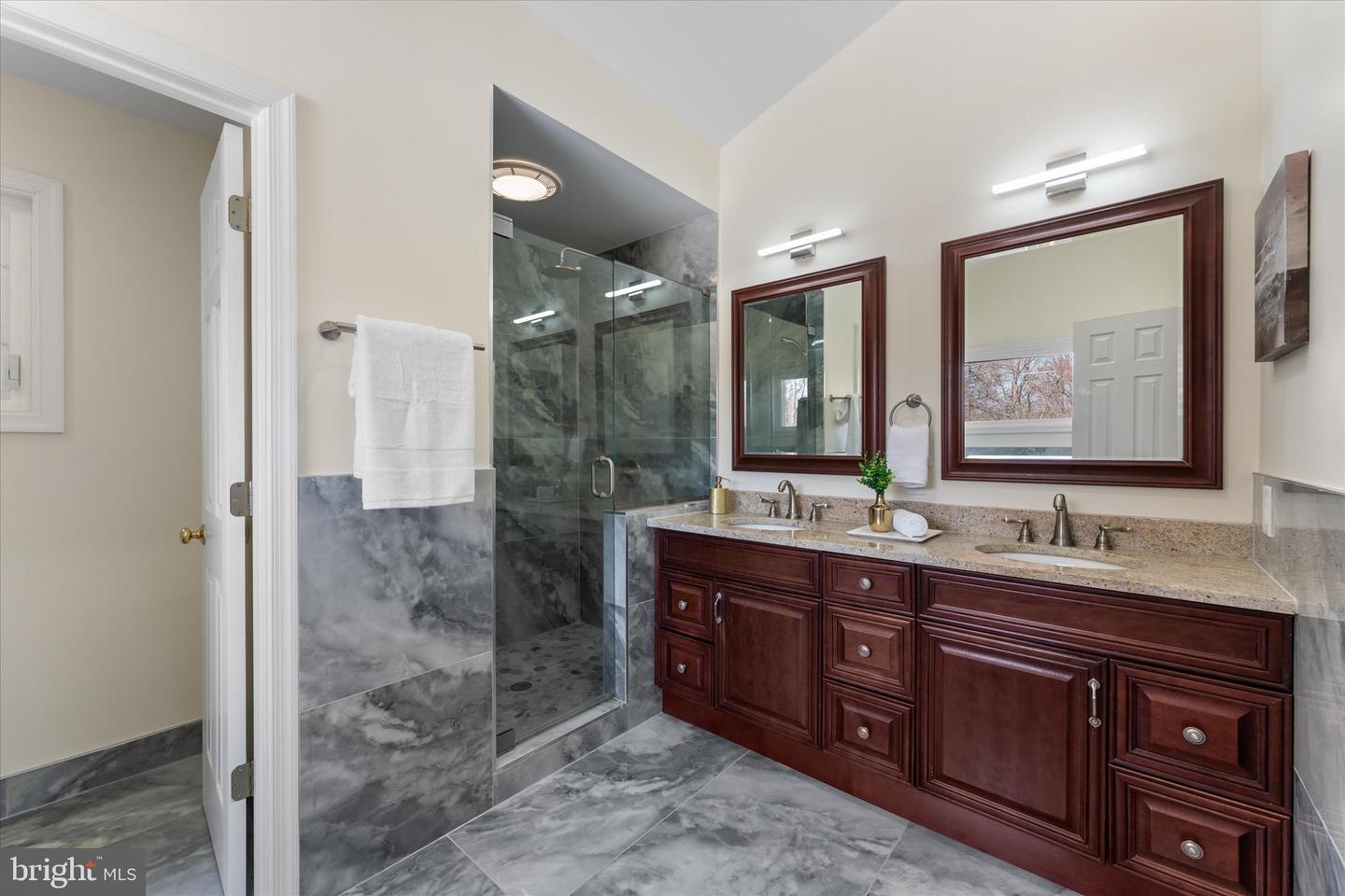3805 CAROLYN AVE, FAIRFAX, Virginia 22031, 6 Bedrooms Bedrooms, ,5 BathroomsBathrooms,Residential,For sale,3805 CAROLYN AVE,VAFC2006278 MLS # VAFC2006278