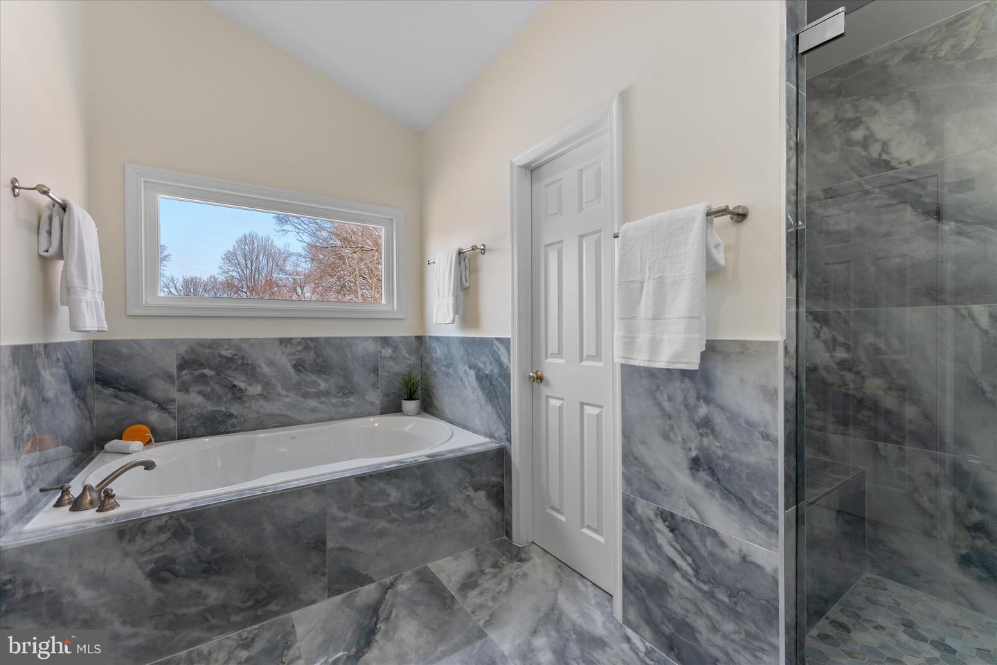 3805 CAROLYN AVE, FAIRFAX, Virginia 22031, 6 Bedrooms Bedrooms, ,5 BathroomsBathrooms,Residential,For sale,3805 CAROLYN AVE,VAFC2006278 MLS # VAFC2006278