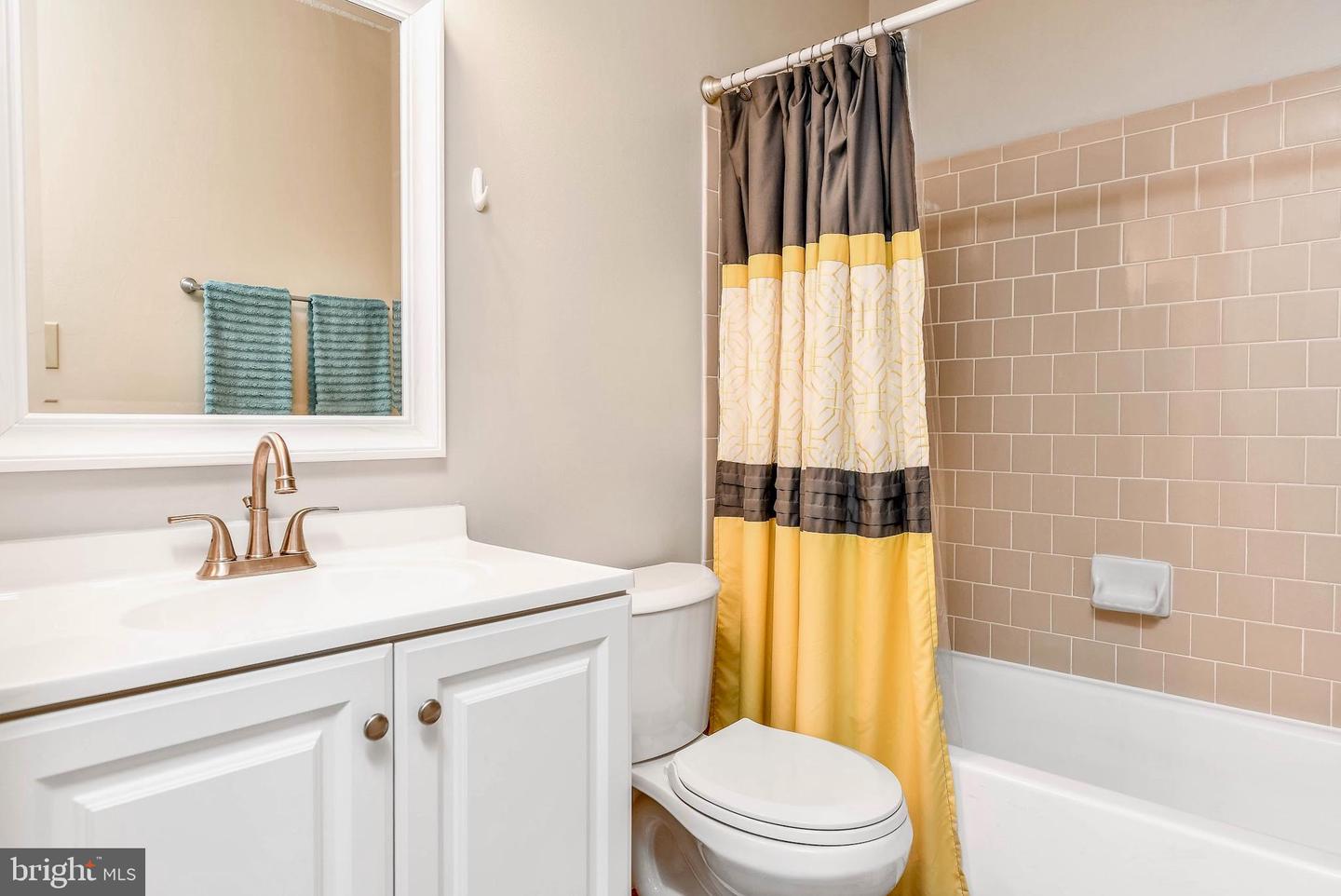 20963 TIMBER RIDGE TER #302, ASHBURN, Virginia 20147, 2 Bedrooms Bedrooms, ,2 BathroomsBathrooms,Residential,For sale,20963 TIMBER RIDGE TER #302,VALO2095764 MLS # VALO2095764