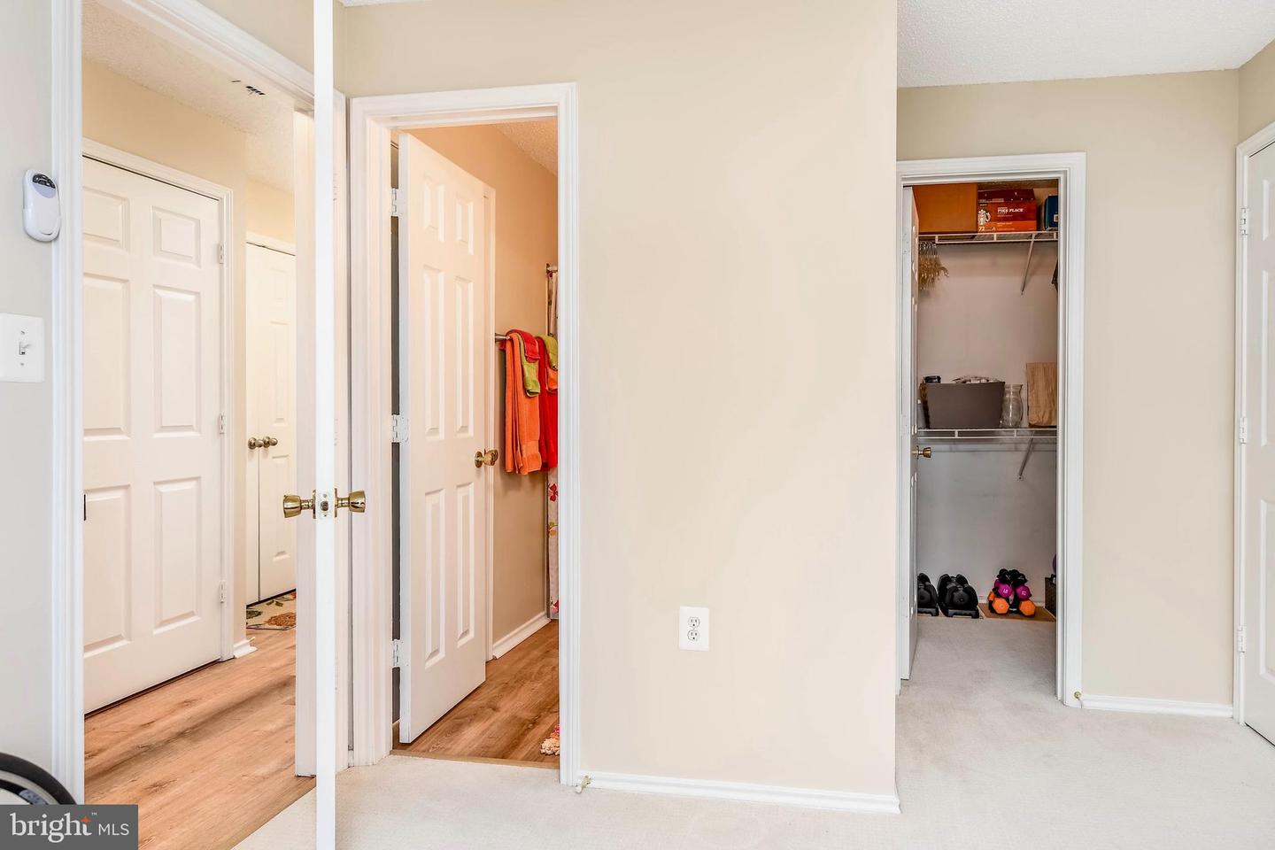 20963 TIMBER RIDGE TER #302, ASHBURN, Virginia 20147, 2 Bedrooms Bedrooms, ,2 BathroomsBathrooms,Residential,For sale,20963 TIMBER RIDGE TER #302,VALO2095764 MLS # VALO2095764