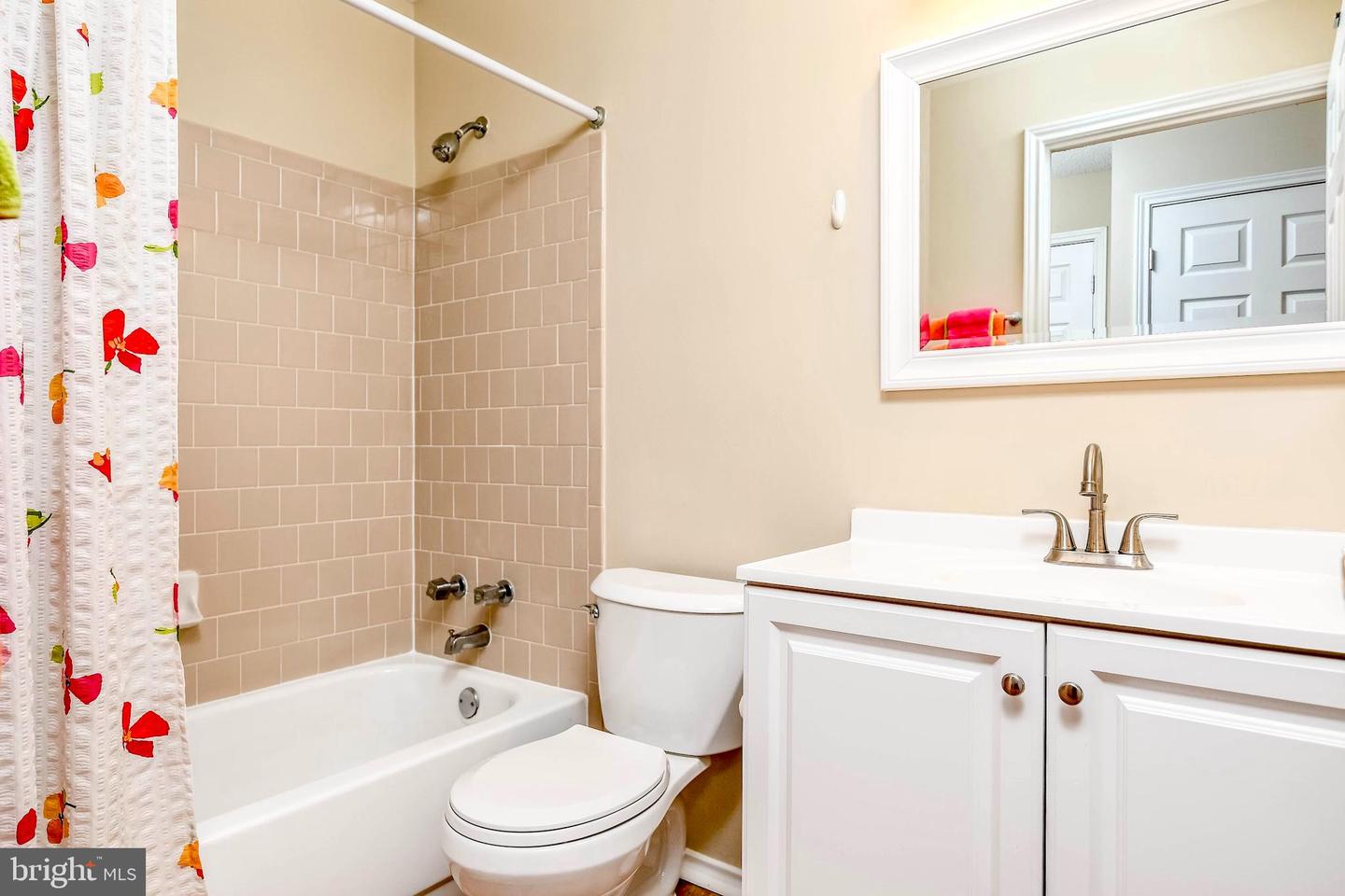 20963 TIMBER RIDGE TER #302, ASHBURN, Virginia 20147, 2 Bedrooms Bedrooms, ,2 BathroomsBathrooms,Residential,For sale,20963 TIMBER RIDGE TER #302,VALO2095764 MLS # VALO2095764