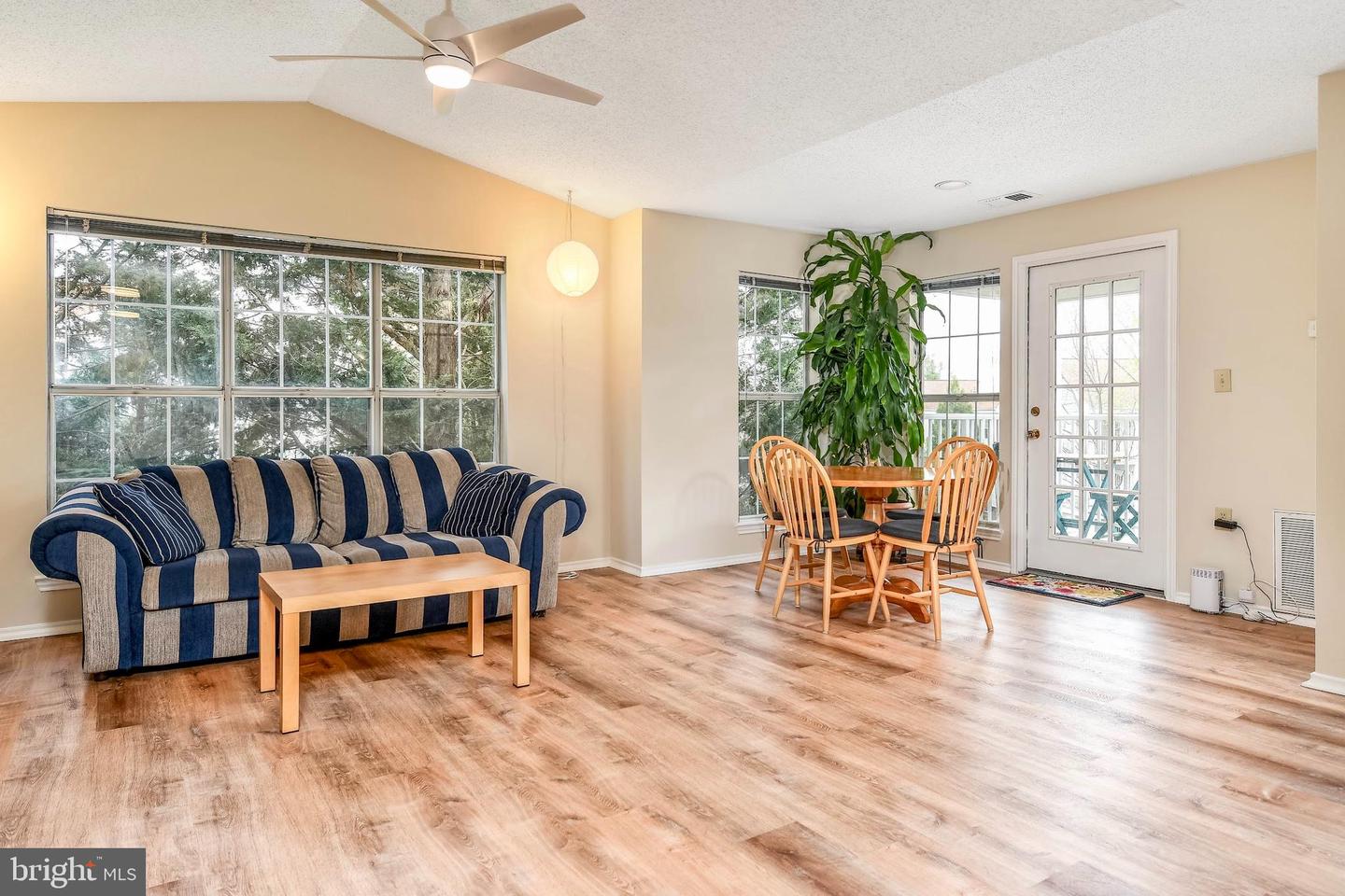 20963 TIMBER RIDGE TER #302, ASHBURN, Virginia 20147, 2 Bedrooms Bedrooms, ,2 BathroomsBathrooms,Residential,For sale,20963 TIMBER RIDGE TER #302,VALO2095764 MLS # VALO2095764