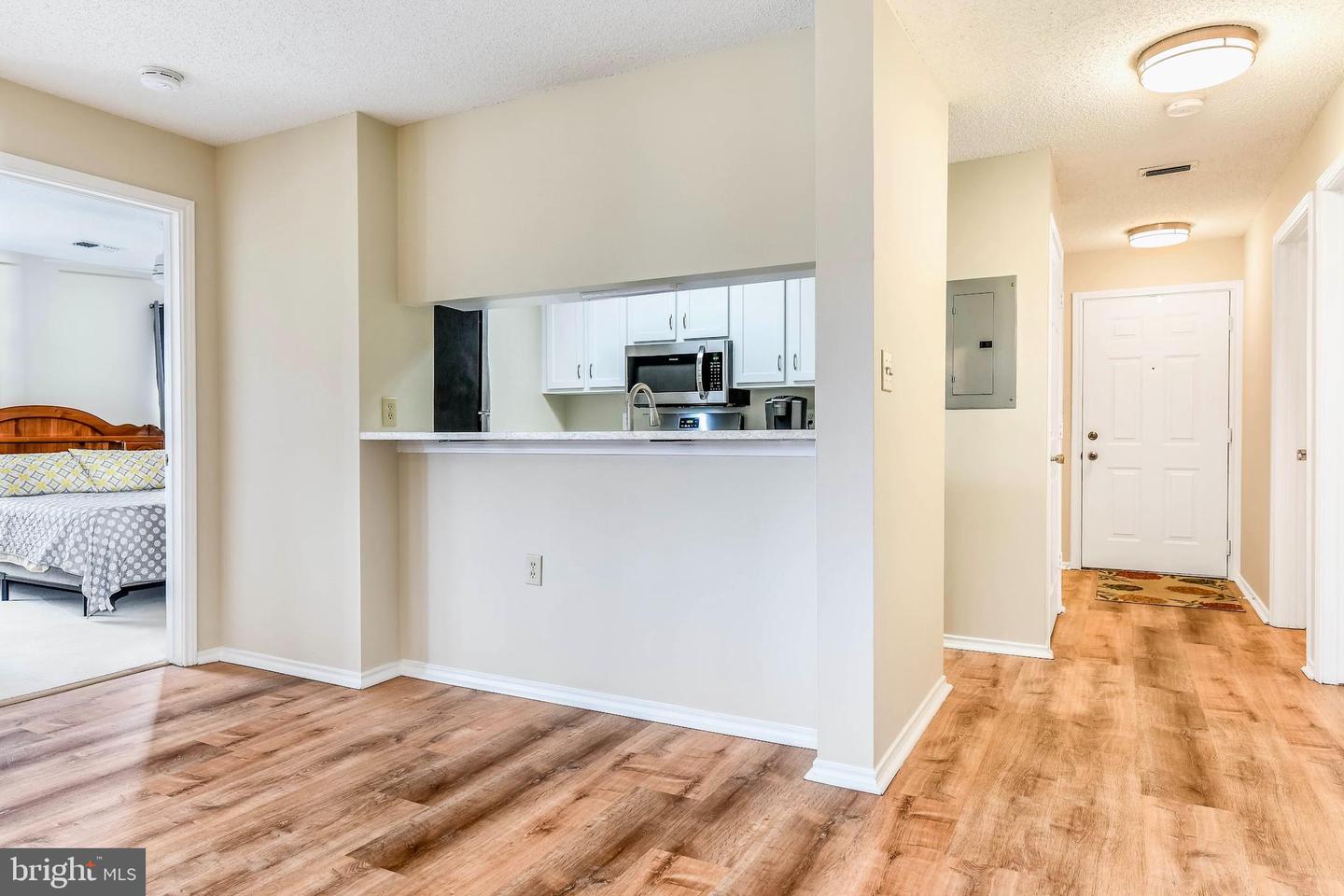 20963 TIMBER RIDGE TER #302, ASHBURN, Virginia 20147, 2 Bedrooms Bedrooms, ,2 BathroomsBathrooms,Residential,For sale,20963 TIMBER RIDGE TER #302,VALO2095764 MLS # VALO2095764