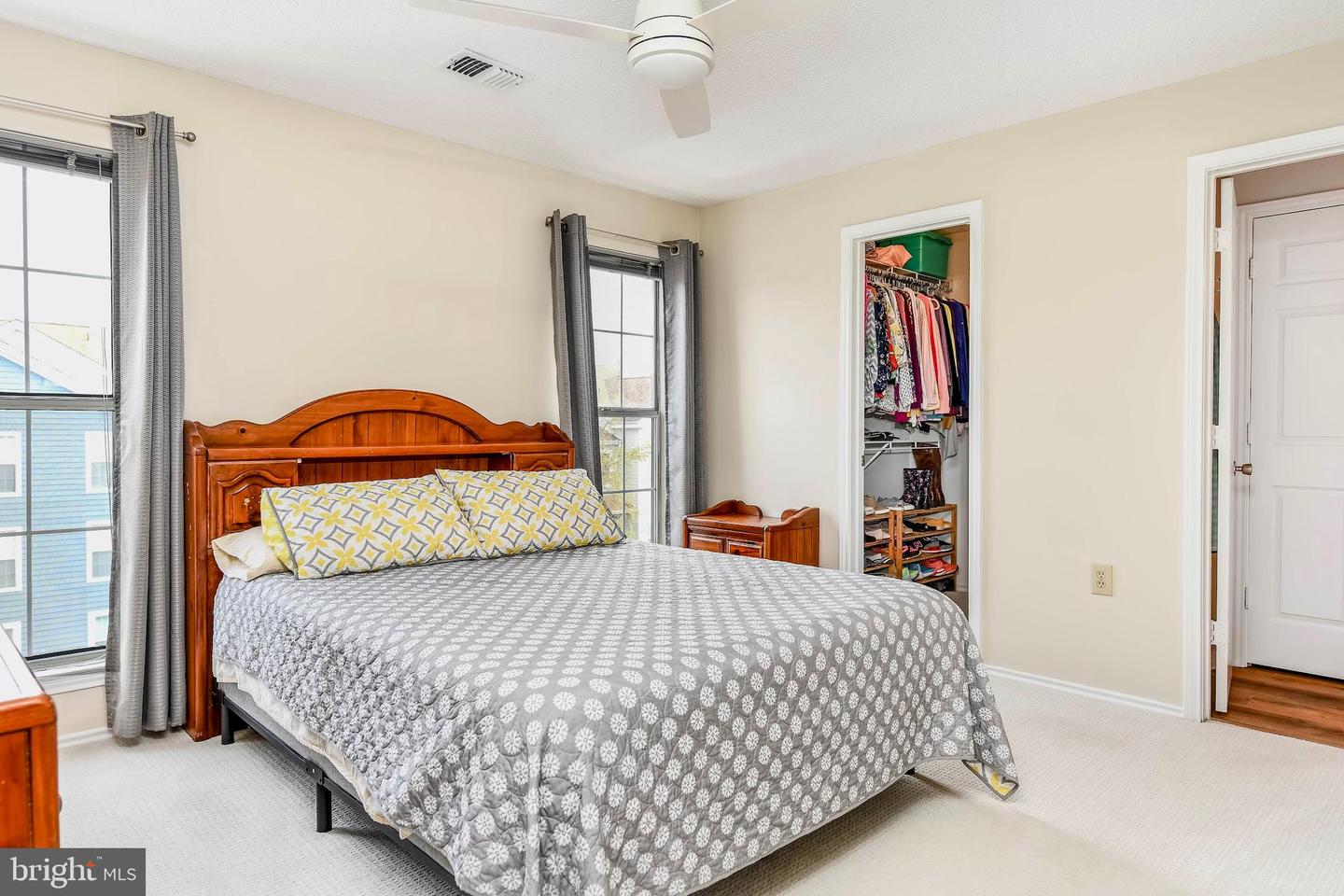 20963 TIMBER RIDGE TER #302, ASHBURN, Virginia 20147, 2 Bedrooms Bedrooms, ,2 BathroomsBathrooms,Residential,For sale,20963 TIMBER RIDGE TER #302,VALO2095764 MLS # VALO2095764