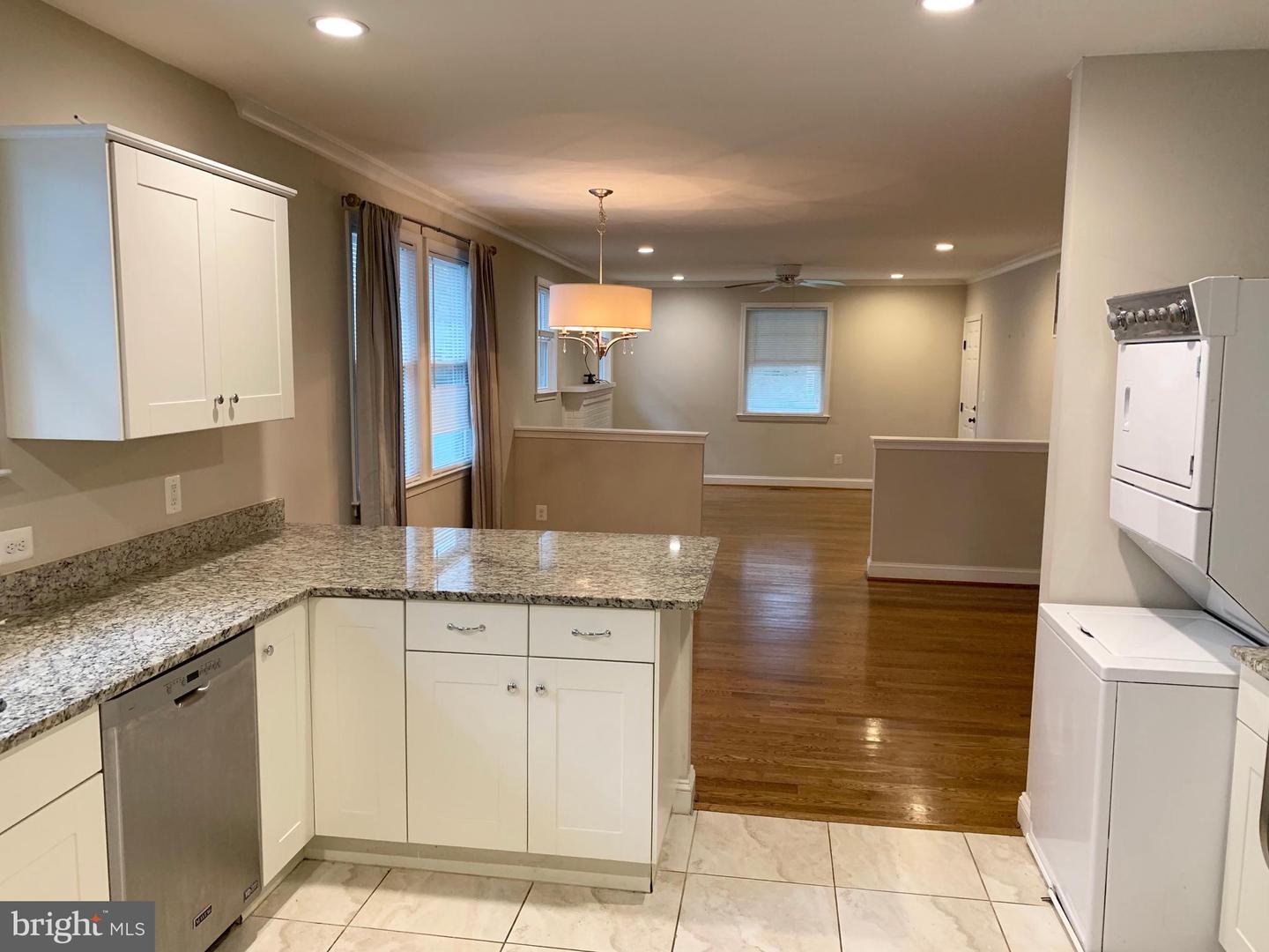 3528 14TH ST N, ARLINGTON, Virginia 22201, 6 Bedrooms Bedrooms, ,5 BathroomsBathrooms,Residential,For sale,3528 14TH ST N,VAAR2057134 MLS # VAAR2057134