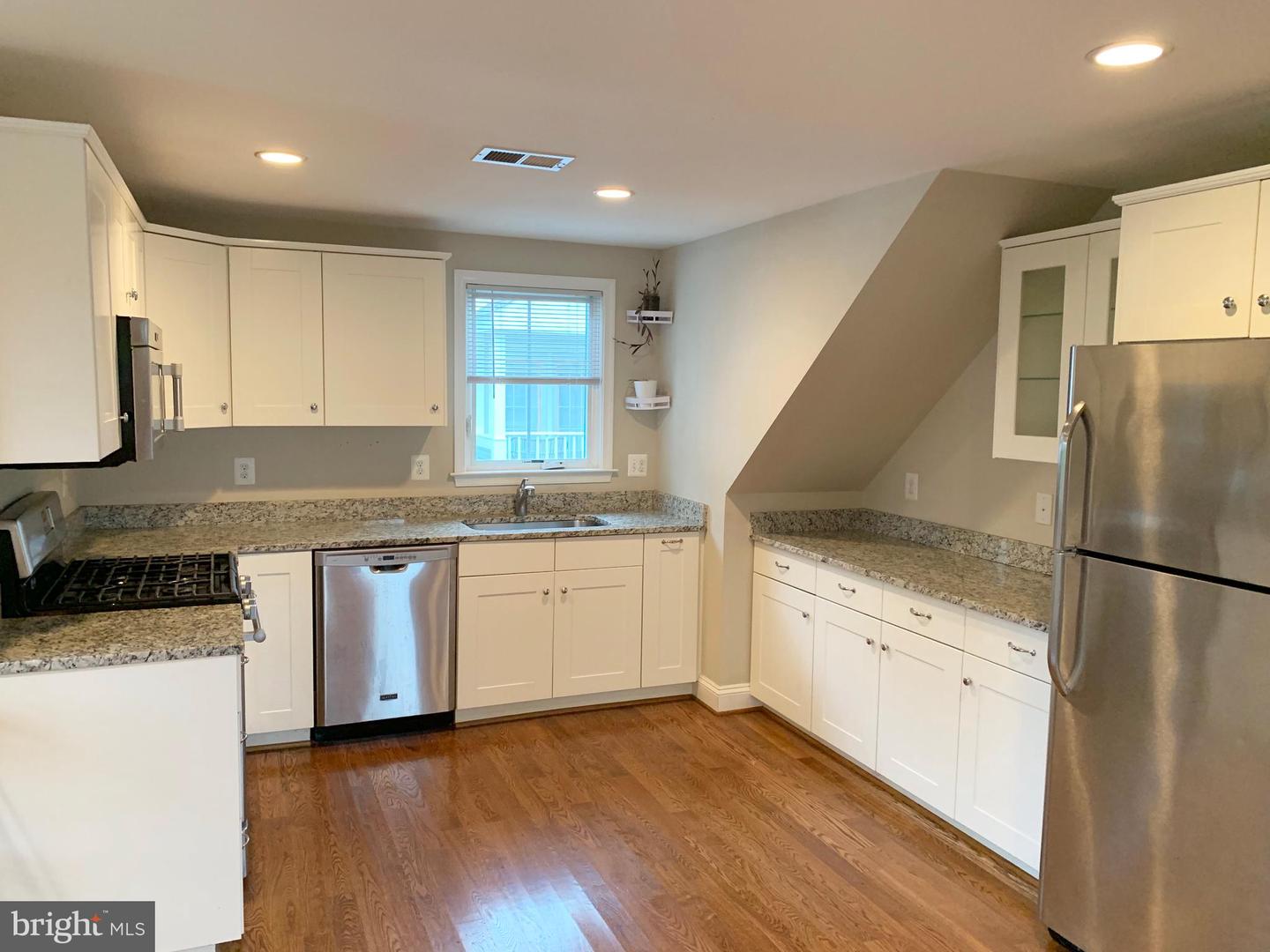 3528 14TH ST N, ARLINGTON, Virginia 22201, 6 Bedrooms Bedrooms, ,5 BathroomsBathrooms,Residential,For sale,3528 14TH ST N,VAAR2057134 MLS # VAAR2057134