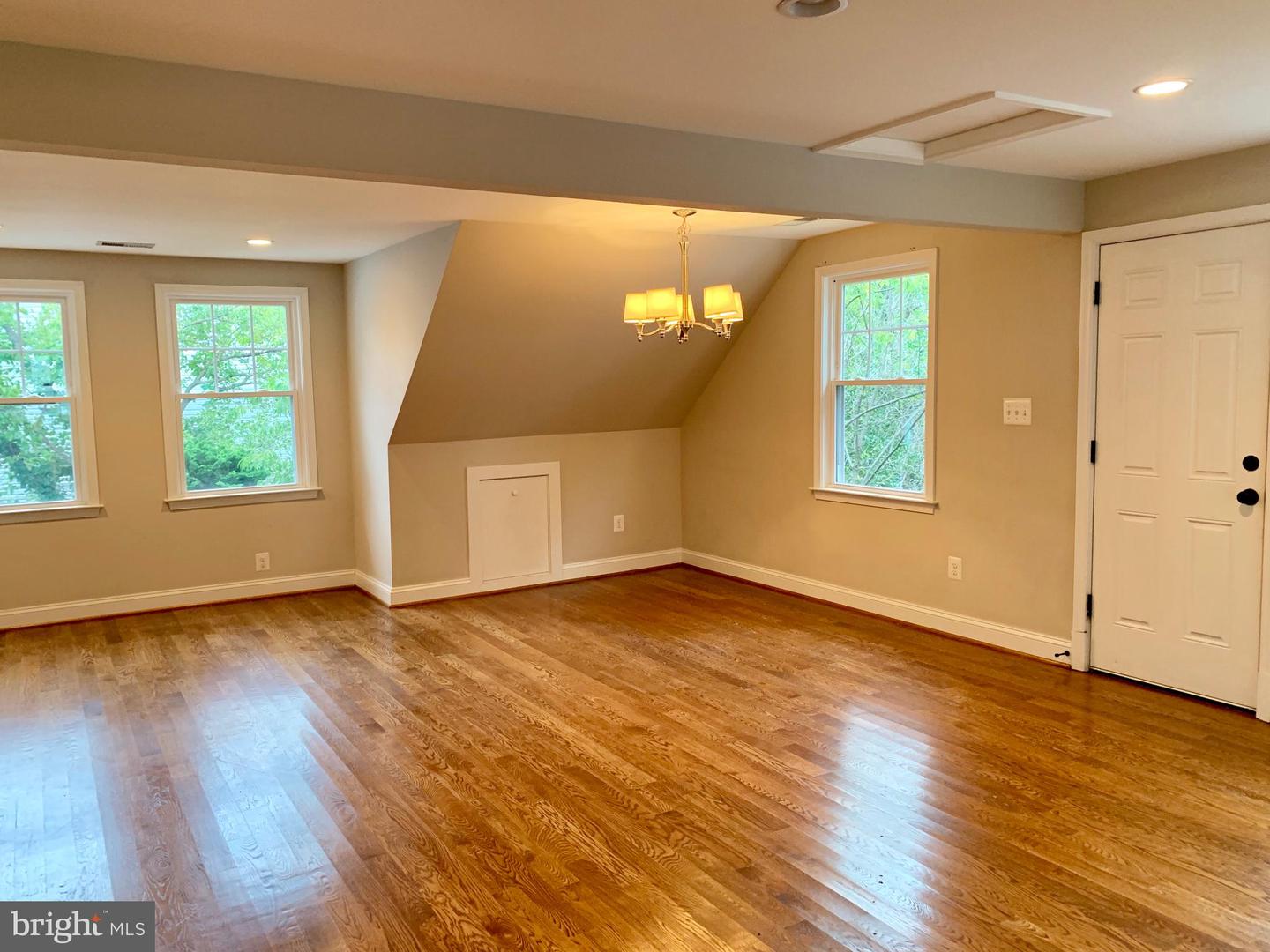 3528 14TH ST N, ARLINGTON, Virginia 22201, 6 Bedrooms Bedrooms, ,5 BathroomsBathrooms,Residential,For sale,3528 14TH ST N,VAAR2057134 MLS # VAAR2057134