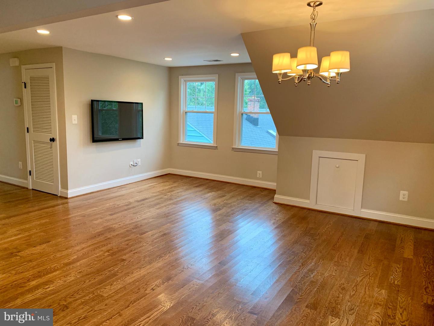 3528 14TH ST N, ARLINGTON, Virginia 22201, 6 Bedrooms Bedrooms, ,5 BathroomsBathrooms,Residential,For sale,3528 14TH ST N,VAAR2057134 MLS # VAAR2057134