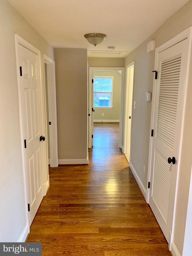 3528 14TH ST N, ARLINGTON, Virginia 22201, 6 Bedrooms Bedrooms, ,5 BathroomsBathrooms,Residential,For sale,3528 14TH ST N,VAAR2057134 MLS # VAAR2057134