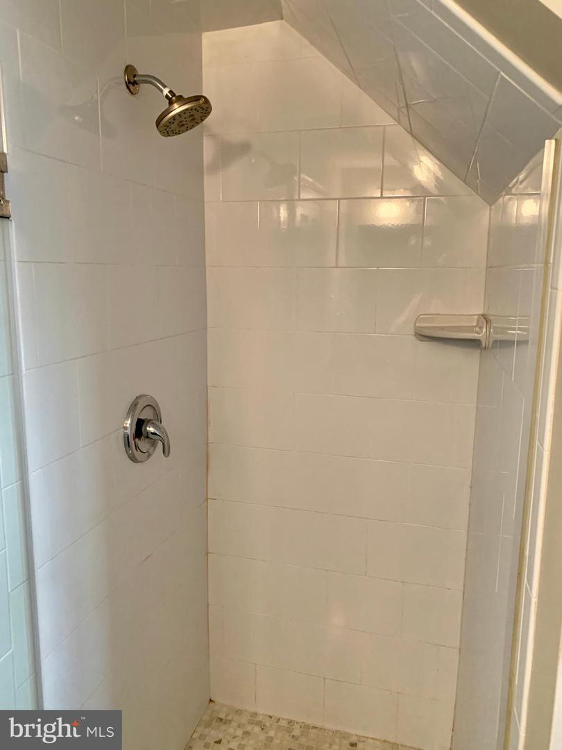 3528 14TH ST N, ARLINGTON, Virginia 22201, 6 Bedrooms Bedrooms, ,5 BathroomsBathrooms,Residential,For sale,3528 14TH ST N,VAAR2057134 MLS # VAAR2057134