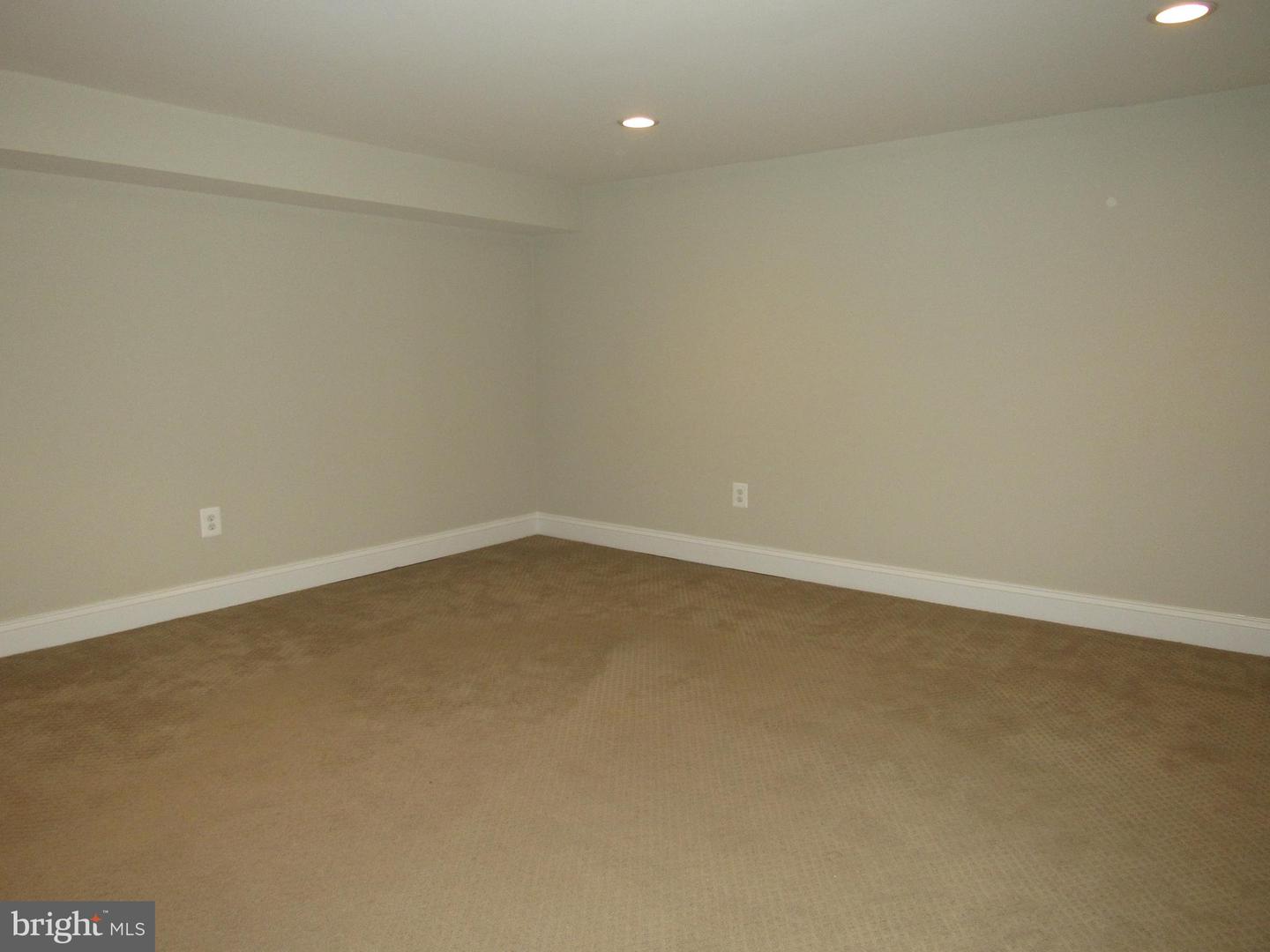 3528 14TH ST N, ARLINGTON, Virginia 22201, 6 Bedrooms Bedrooms, ,5 BathroomsBathrooms,Residential,For sale,3528 14TH ST N,VAAR2057134 MLS # VAAR2057134