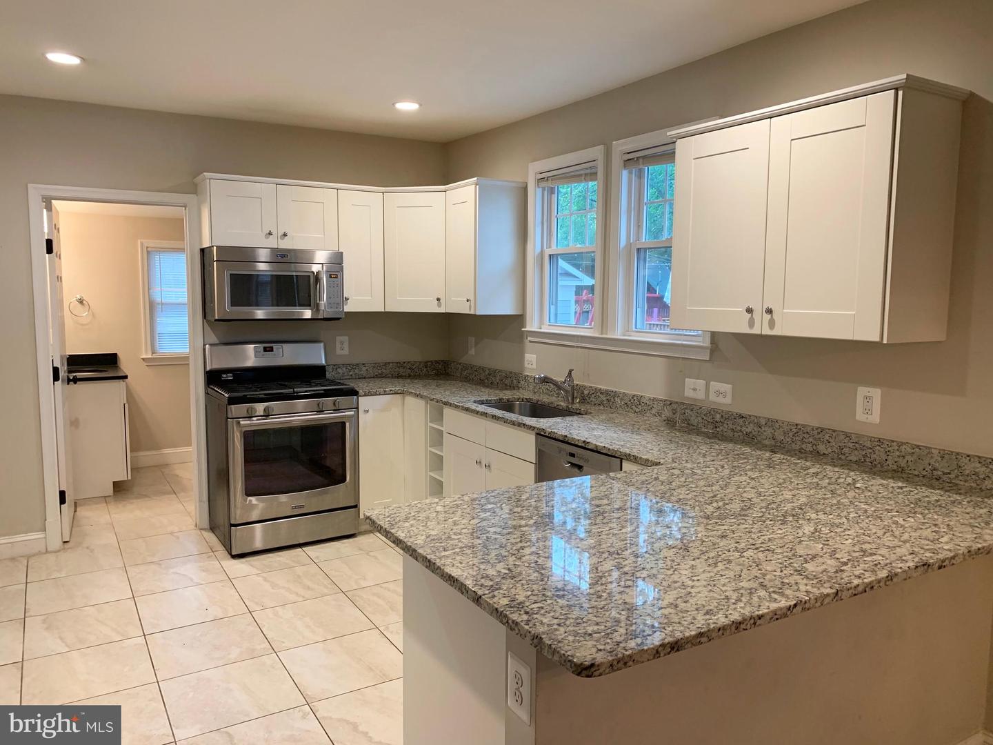 3528 14TH ST N, ARLINGTON, Virginia 22201, 6 Bedrooms Bedrooms, ,5 BathroomsBathrooms,Residential,For sale,3528 14TH ST N,VAAR2057134 MLS # VAAR2057134