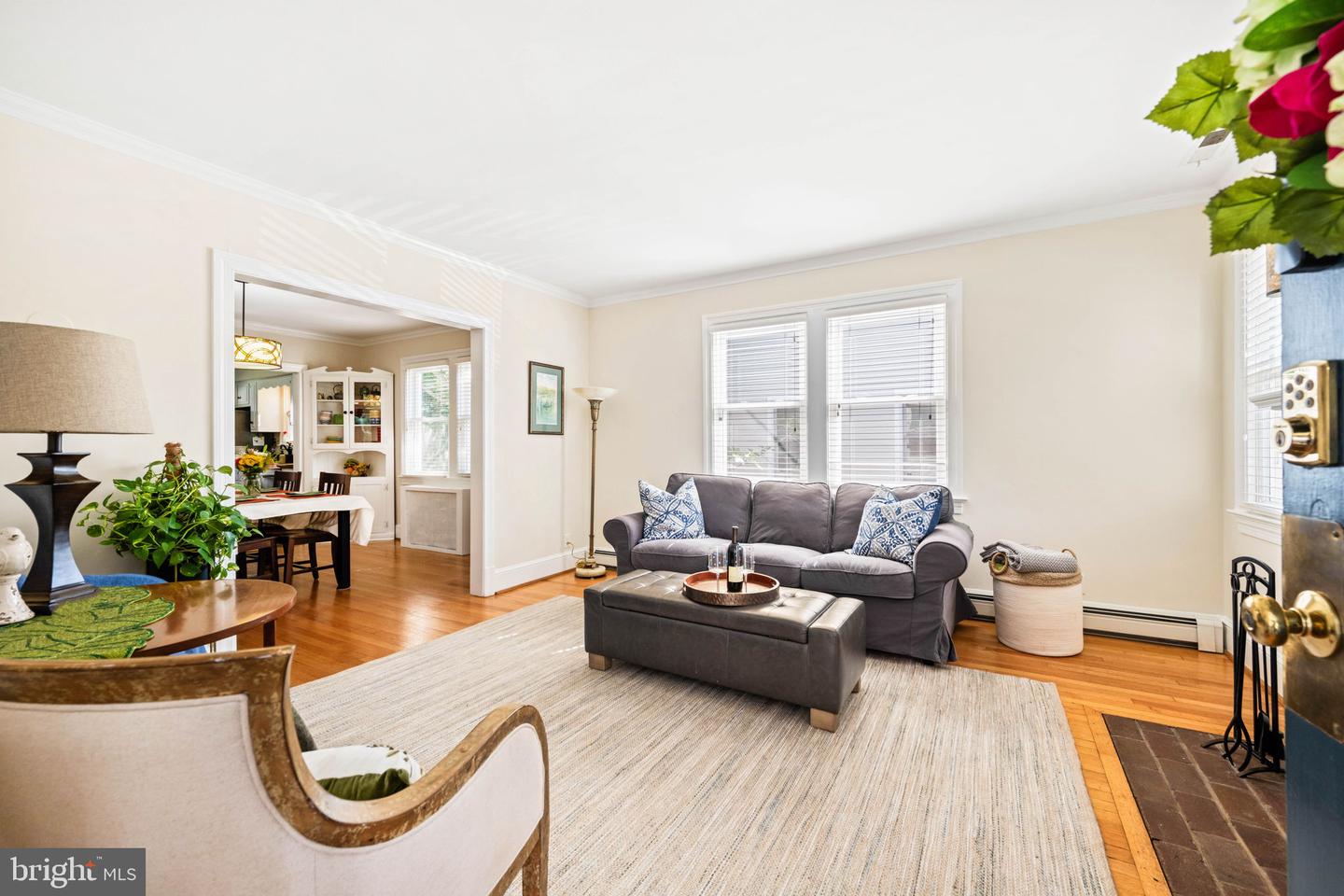 13 W MASONIC VIEW AVE, ALEXANDRIA, Virginia 22301, 4 Bedrooms Bedrooms, ,3 BathroomsBathrooms,Residential,For sale,13 W MASONIC VIEW AVE,VAAX2045066 MLS # VAAX2045066