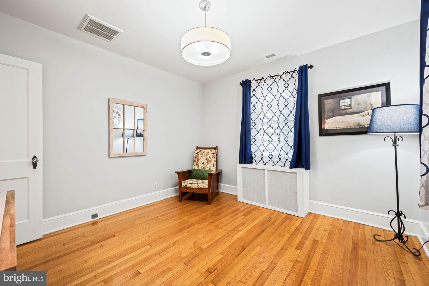13 W MASONIC VIEW AVE, ALEXANDRIA, Virginia 22301, 4 Bedrooms Bedrooms, ,3 BathroomsBathrooms,Residential,For sale,13 W MASONIC VIEW AVE,VAAX2045066 MLS # VAAX2045066